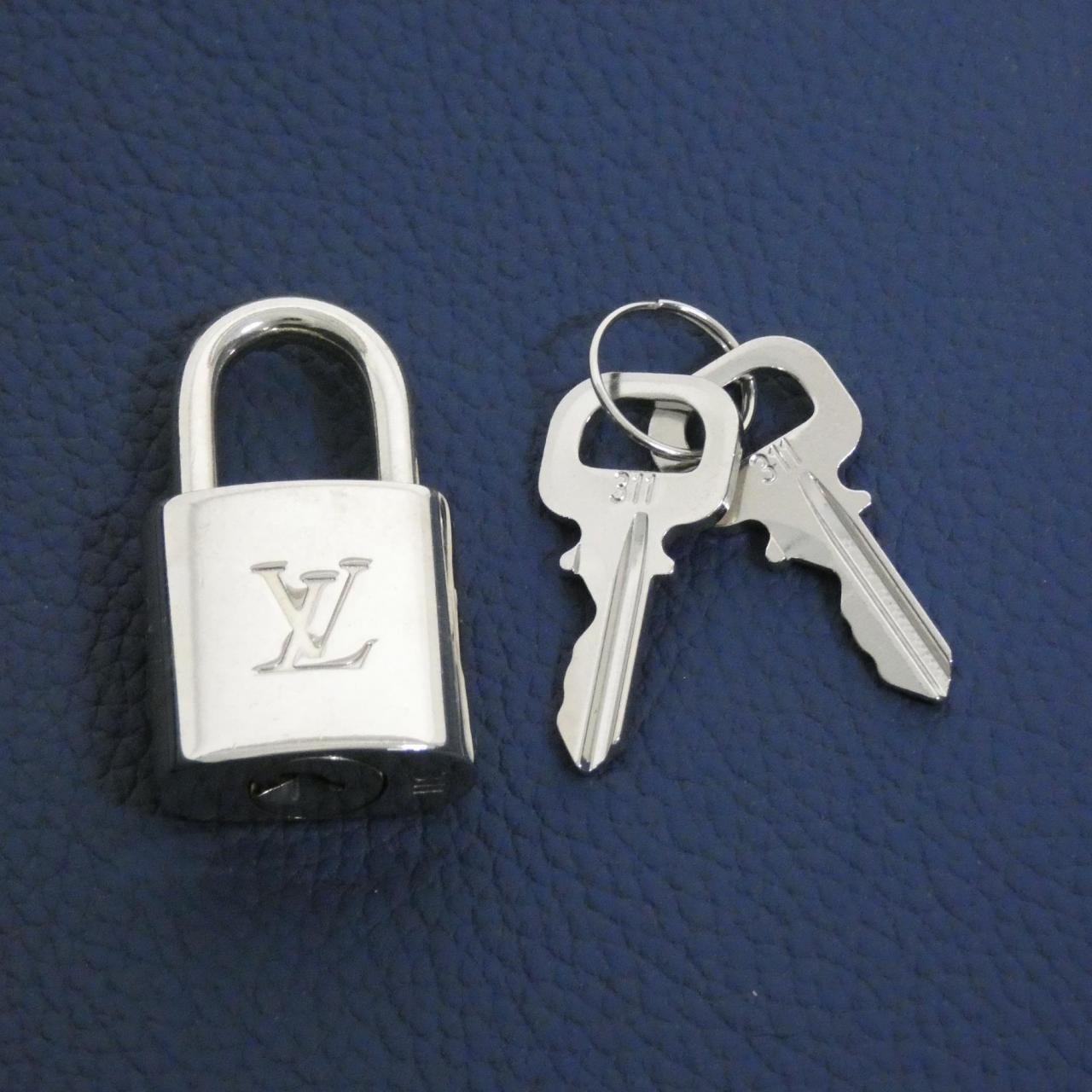 LOUIS VUITTON Keepall M23727 Boston Bag Lambskin Silver Lambskin Rank A - Thumbnail 8