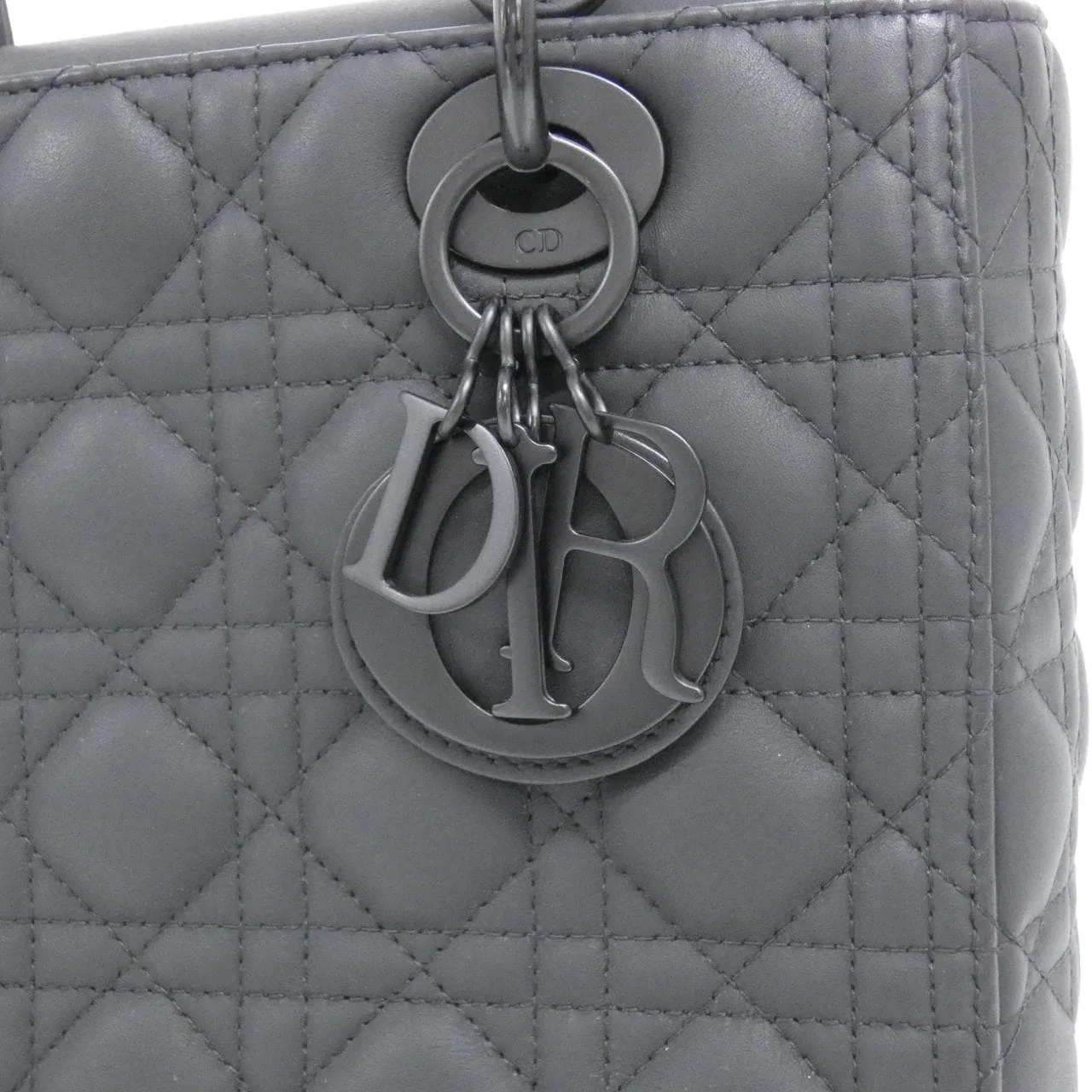 DIOR Lady Dior M0565SLOI Handbag