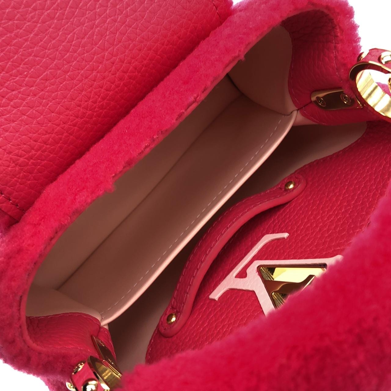 LOUIS VUITTON Capucines M21048 Bag Black - Thumbnail 7