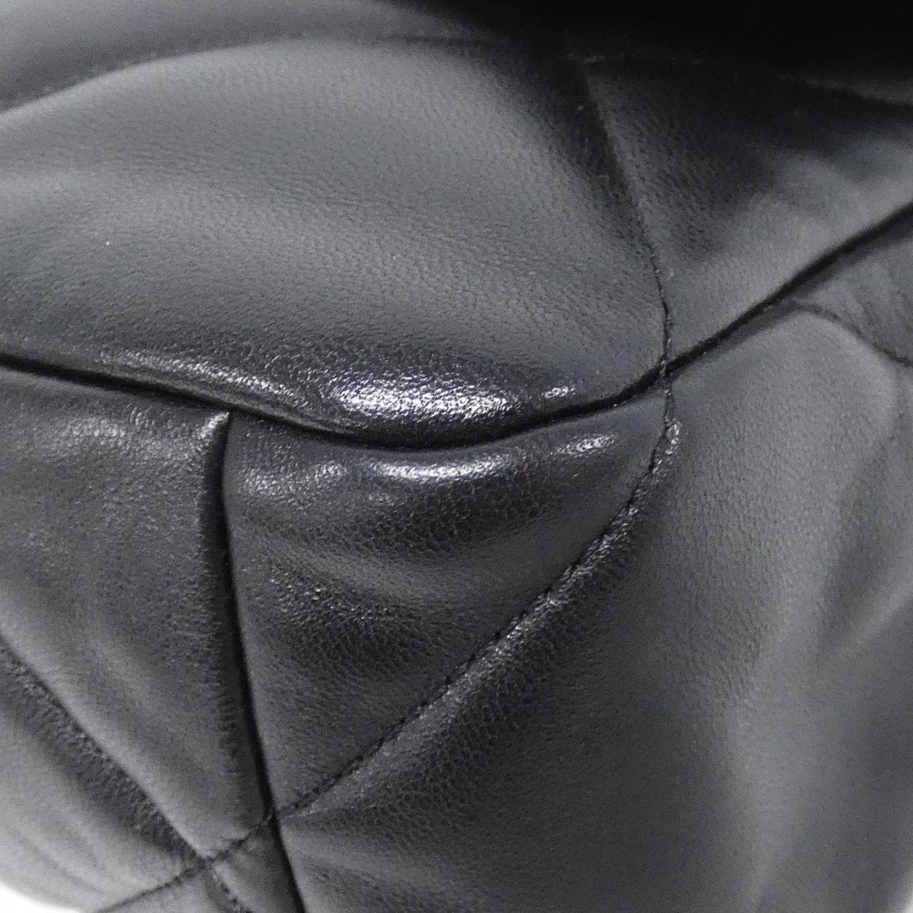 CHANEL Chanel 19 AS1161 Shoulder Bag Lambskin 黑色 羊皮 中古品A - 縮圖 3