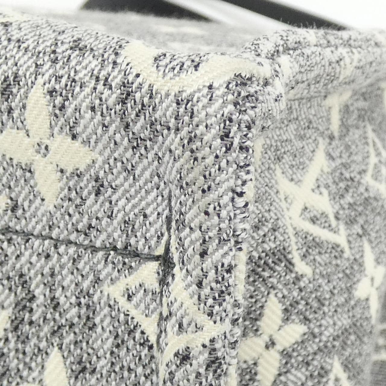 LOUIS VUITTON OnTheGo M46448 Bag Canvas 黑色 帆布 中古品A - 縮圖 2