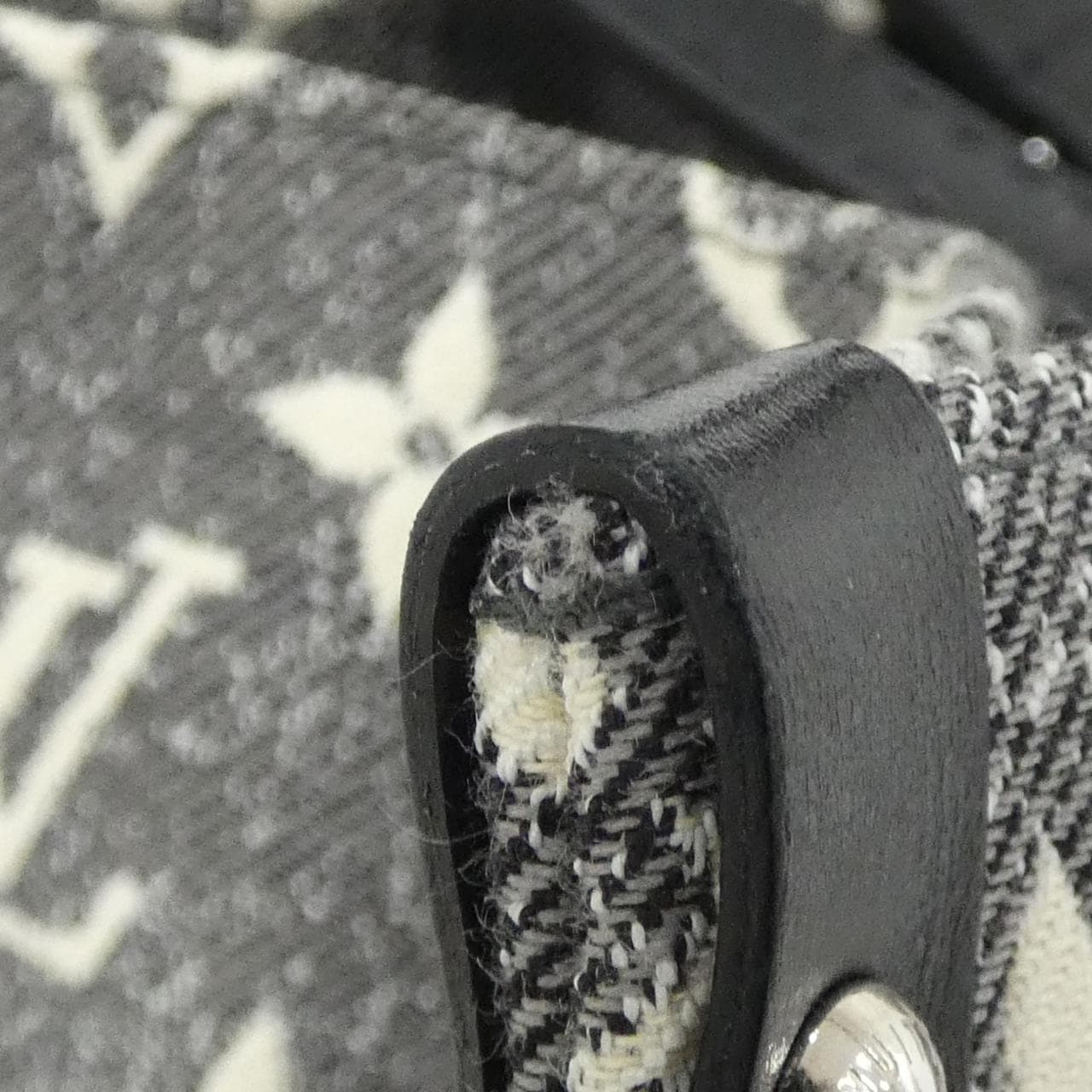 LOUIS VUITTON OnTheGo M46448 Bag Canvas 黑色 帆布 中古品A - 縮圖 5