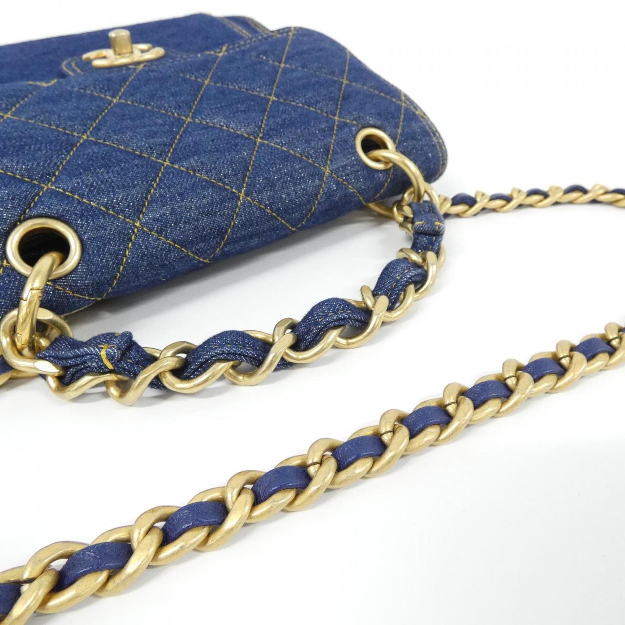 CHANEL Chanel 22 AS3932 Handbag Denim 藍色 牛仔布 中古品A - 縮圖 5