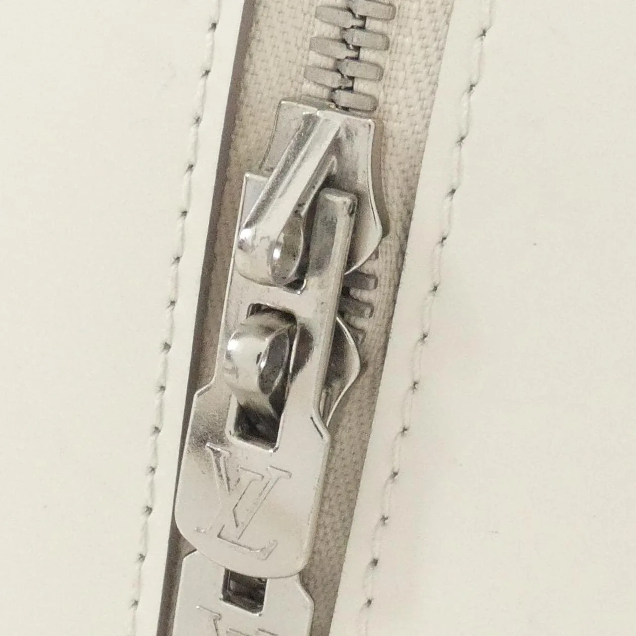 LOUIS VUITTON Pont-Neuf M5904J Handbag Epi Black Epi Rank B - Thumbnail 6