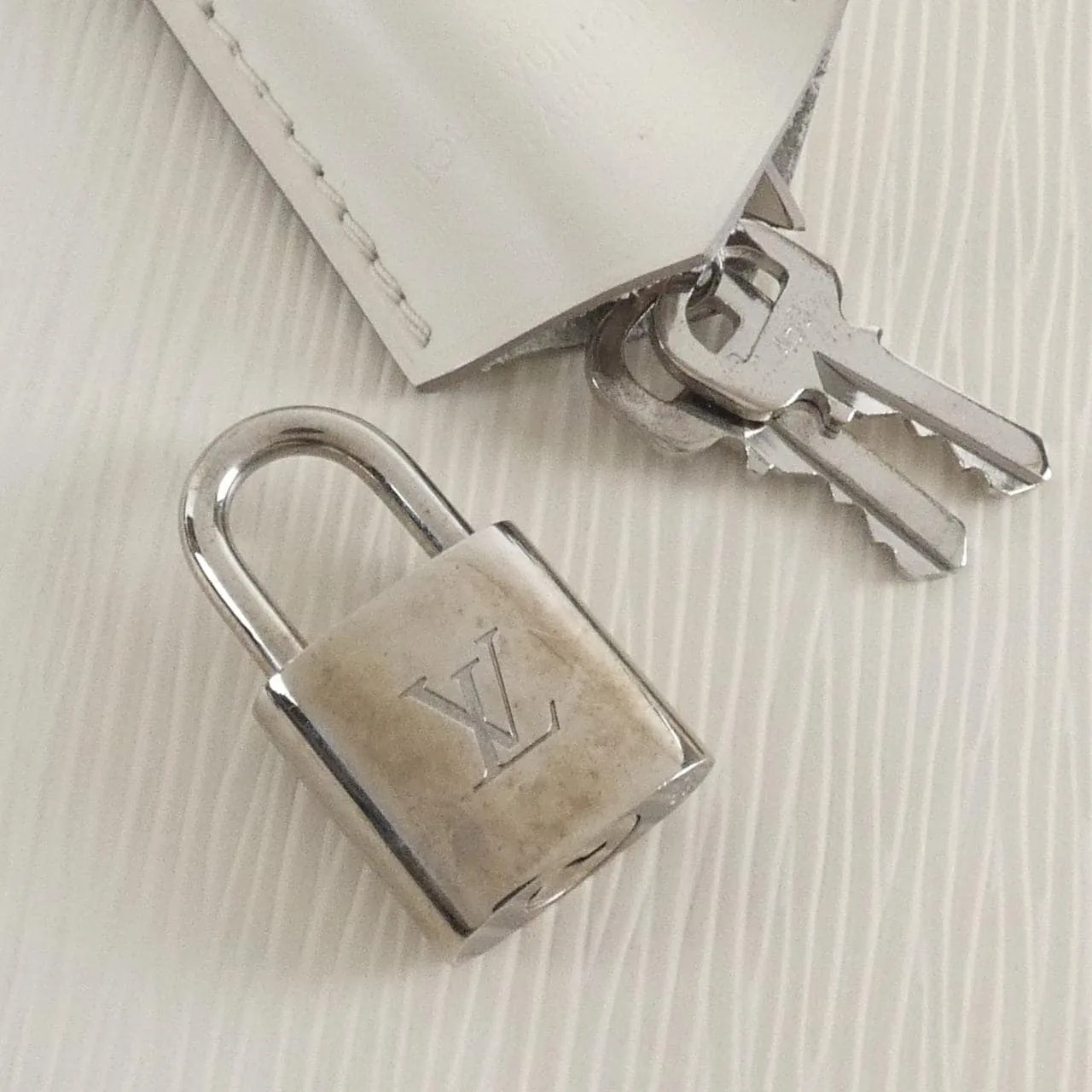 LOUIS VUITTON Pont-Neuf M5904J Handbag Epi Black Epi Rank B - Thumbnail 7