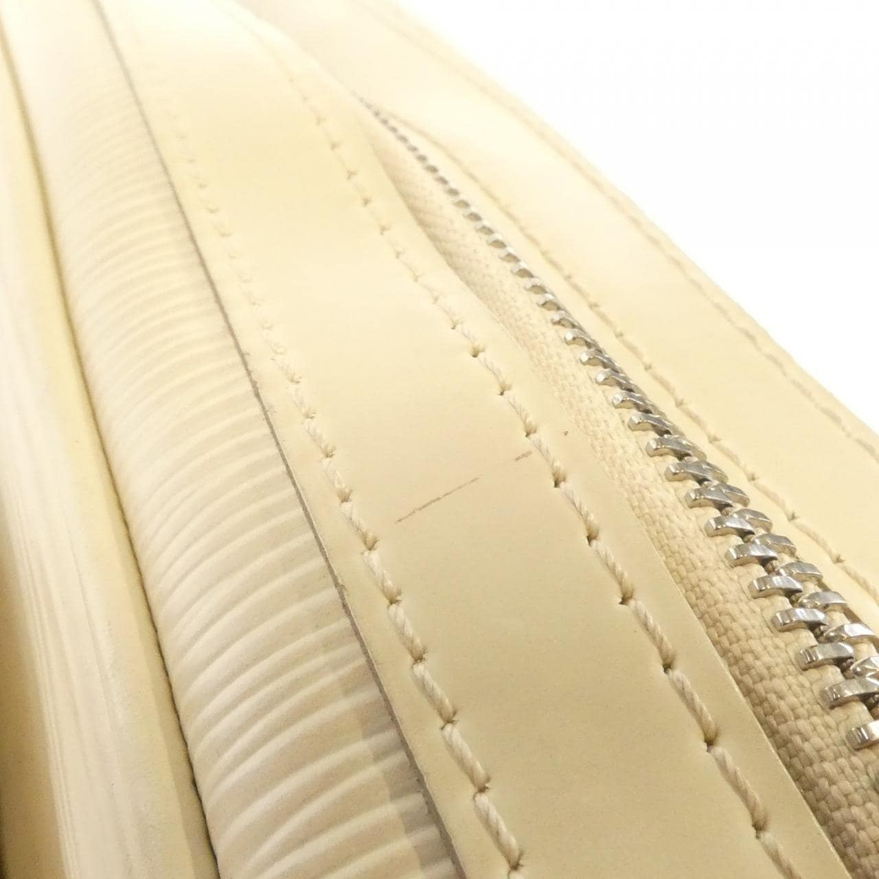 LOUIS VUITTON M5931J Bag Epi 黑色 Epi - 縮圖 5