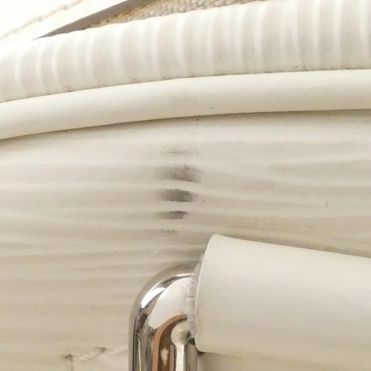 LOUIS VUITTON Montaigne M5931J Handbag Epi Black Epi Rank B - Thumbnail 5