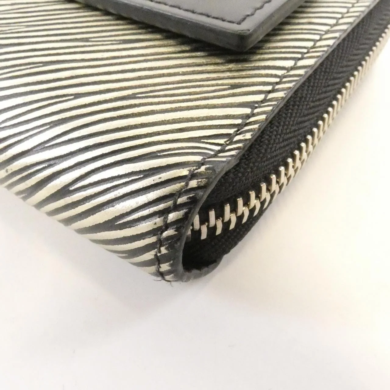 LOUIS VUITTON M62522 Wallet Epi Silver Epi Rank B - Thumbnail 5