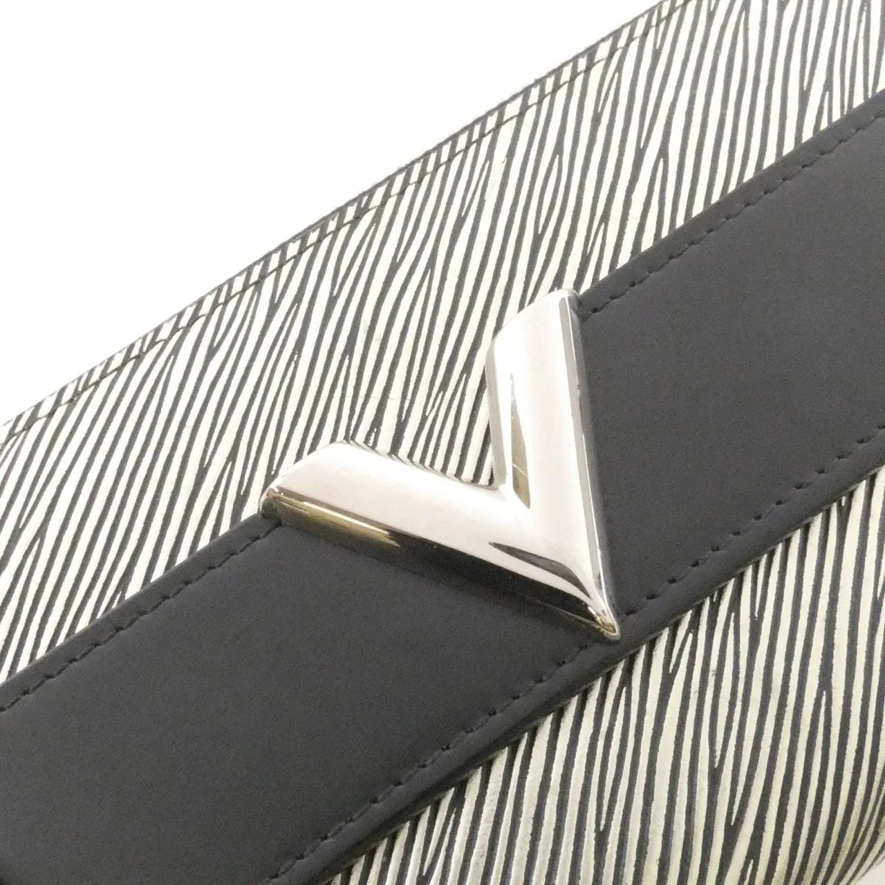 LOUIS VUITTON M62522 Wallet Epi Silver Epi Rank B - Thumbnail 6