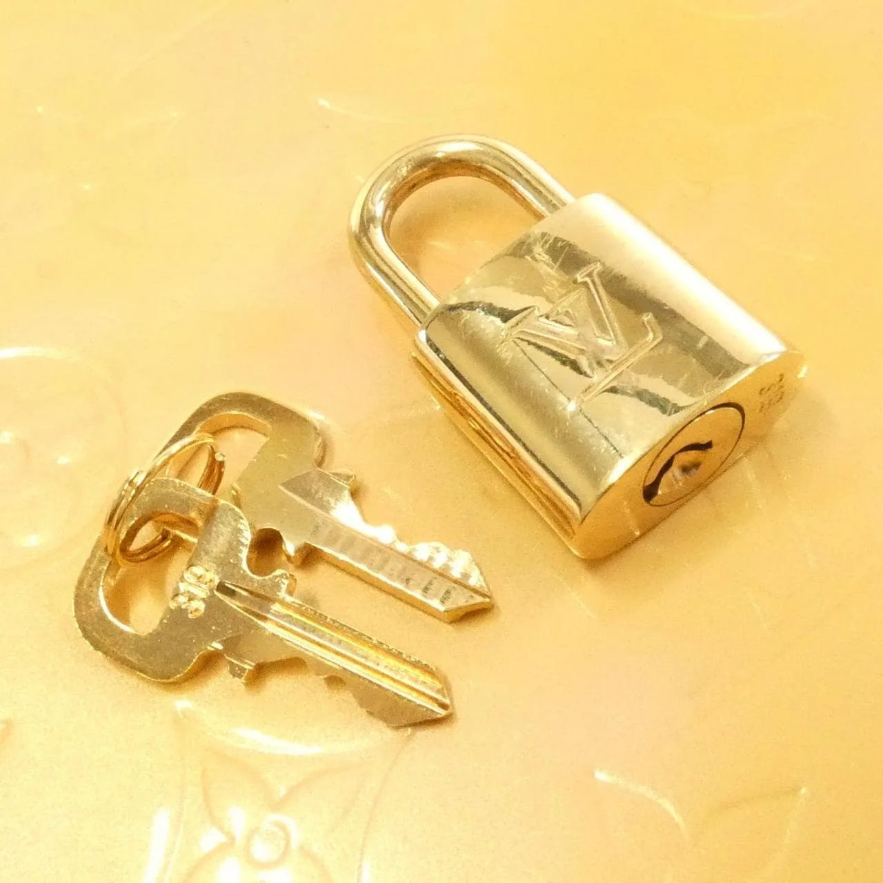 LOUIS VUITTON Alma M91614 Handbag Vernis Black Vernis Rank B - Thumbnail 4