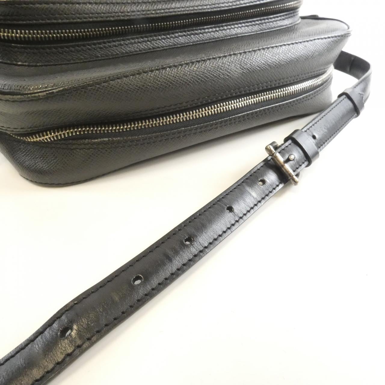 LOUIS VUITTON Nile Shoulder Bag Black Rank B - Thumbnail 8