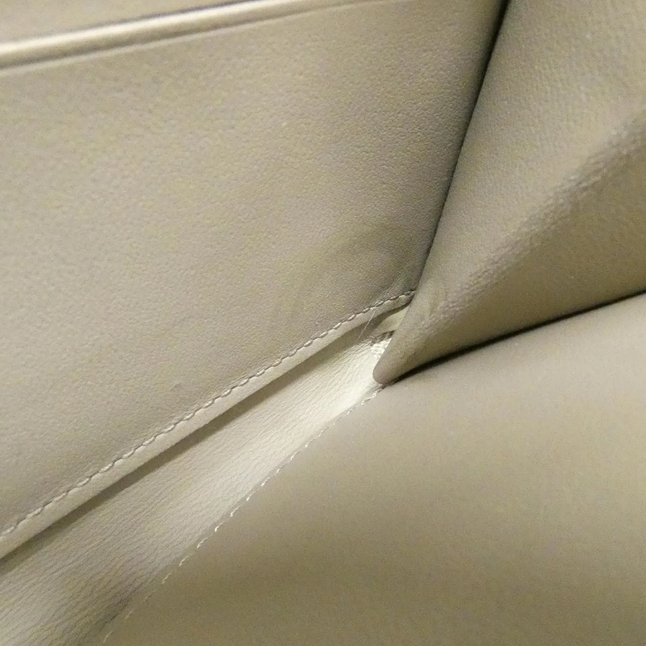 LOUIS VUITTON Mahina M69821 Wallet 黑色 中古品A - 縮圖 6