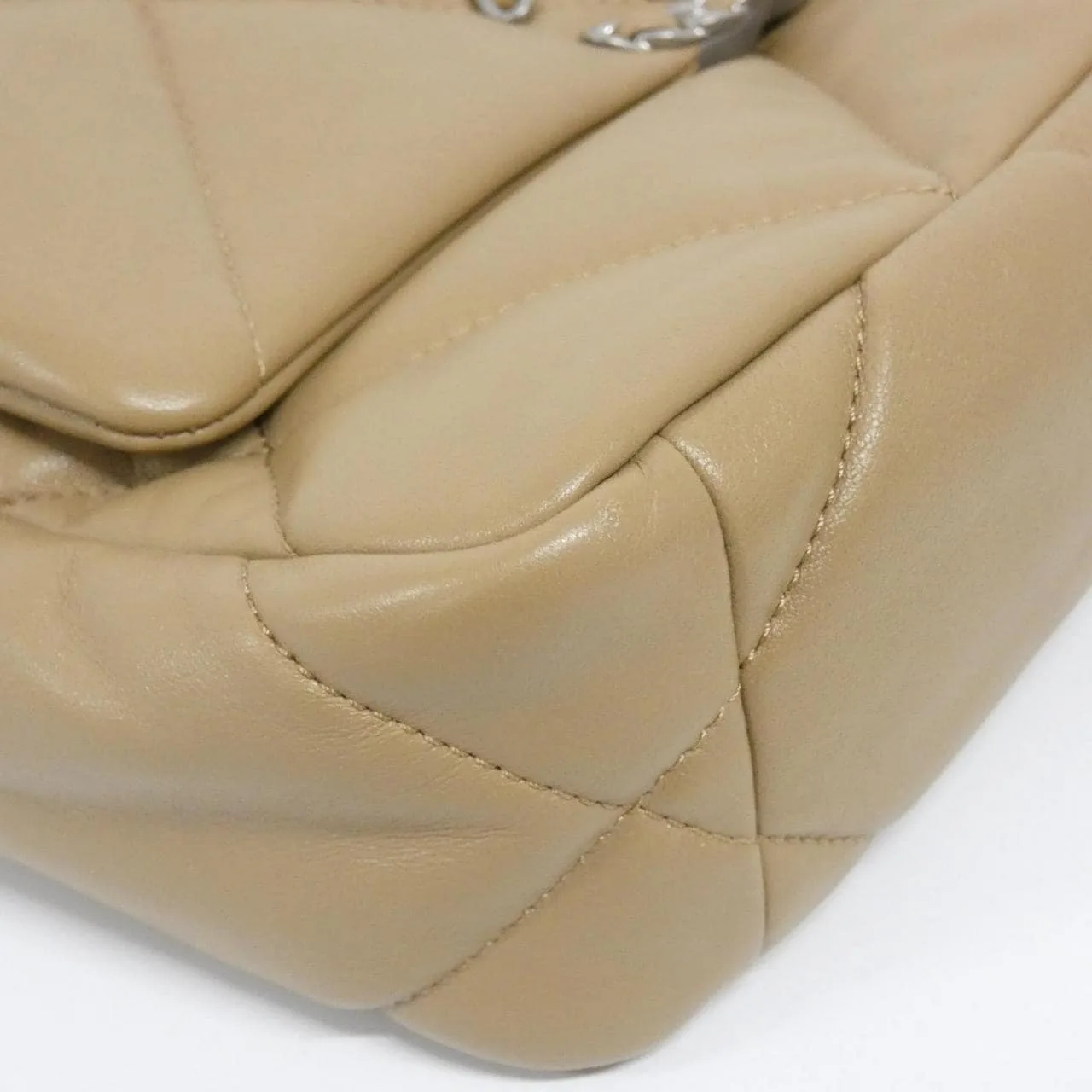 CHANEL Chanel 19 AS1160 Shoulder Lambskin 米色 羊皮 中古品A - 縮圖 3