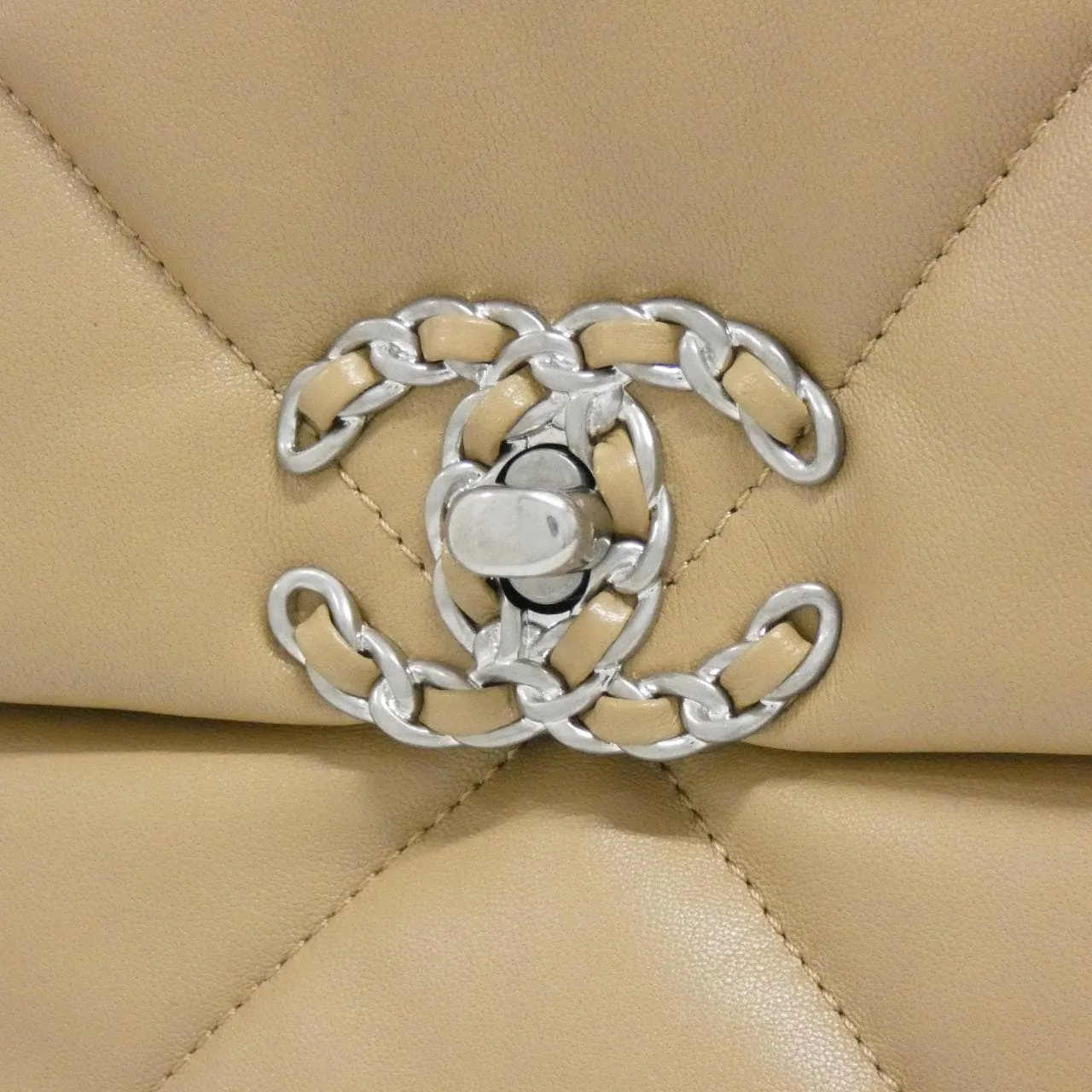 CHANEL Chanel 19 AS1160 Shoulder Lambskin 米色 羊皮 中古品A - 縮圖 4