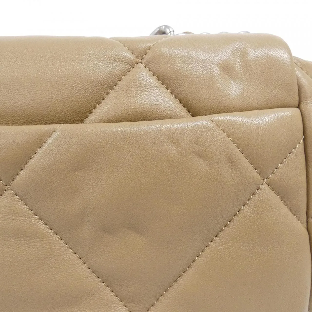 CHANEL Chanel 19 AS1160 Shoulder Lambskin 米色 羊皮 中古品A - 縮圖 5