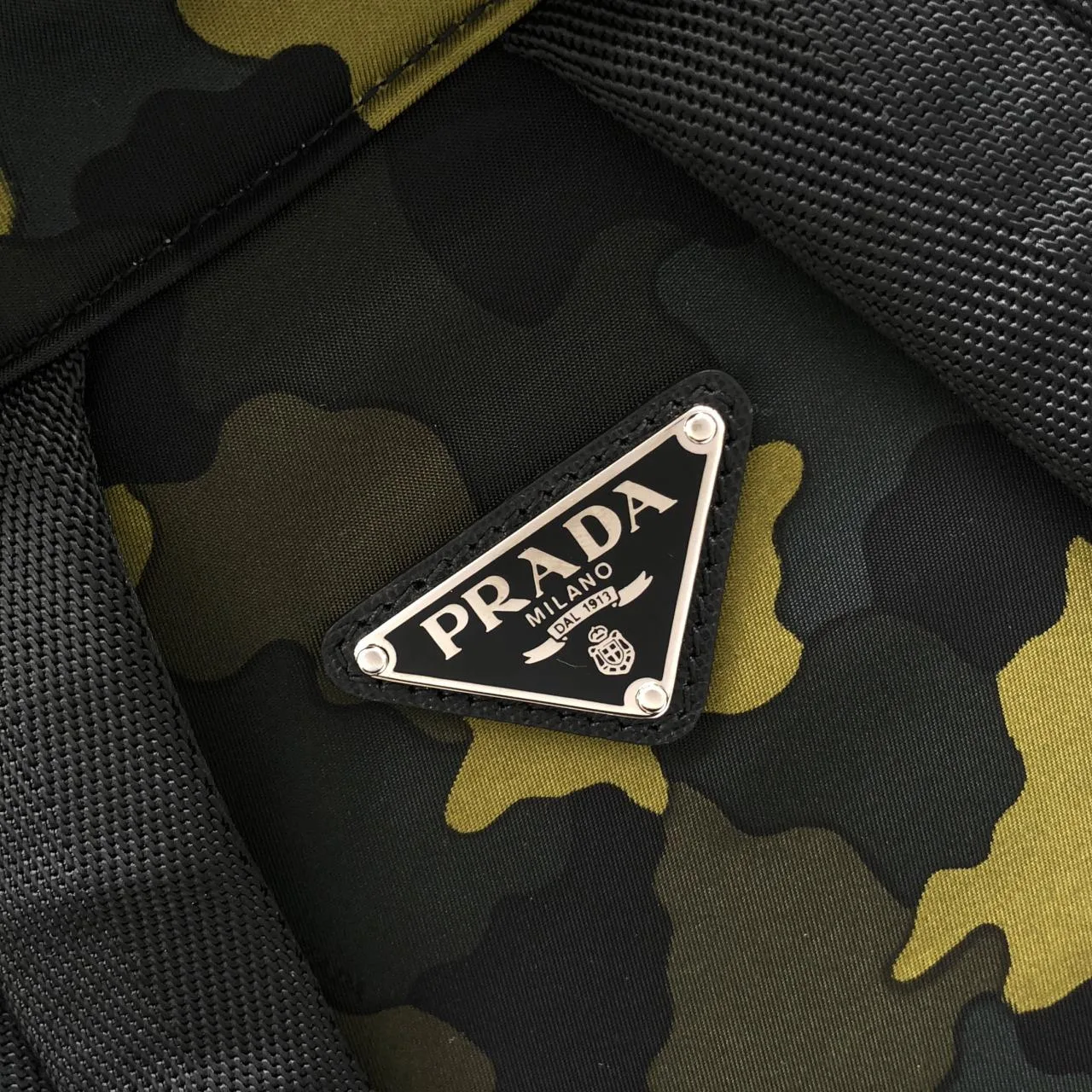 PRADA V136 Backpack 銀色 中古品A - 縮圖 5
