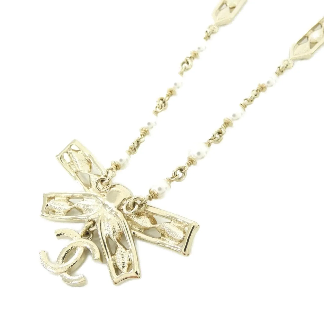 CHANEL Accessories White Rank A - Thumbnail 3