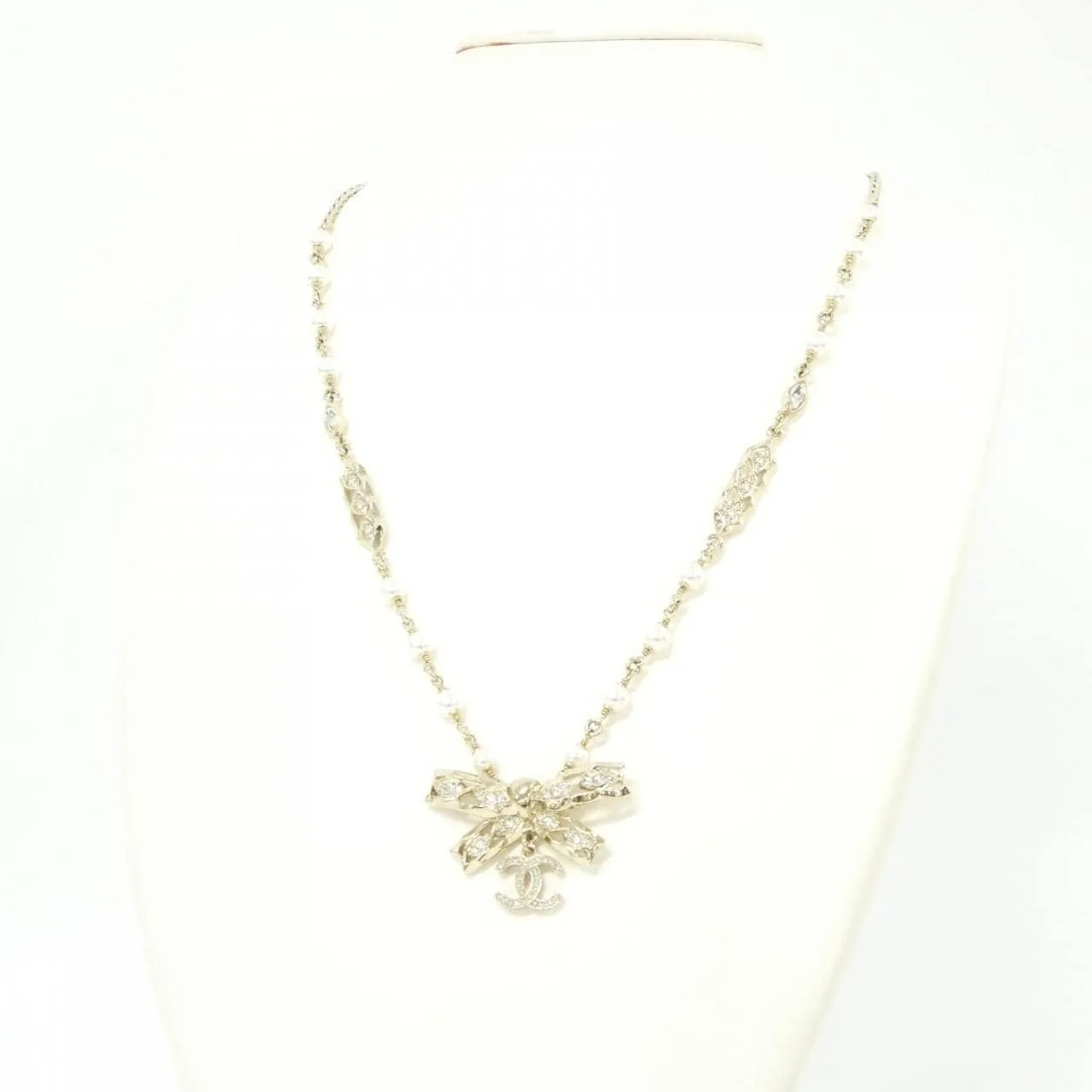 CHANEL Accessories White Rank A - Thumbnail 5