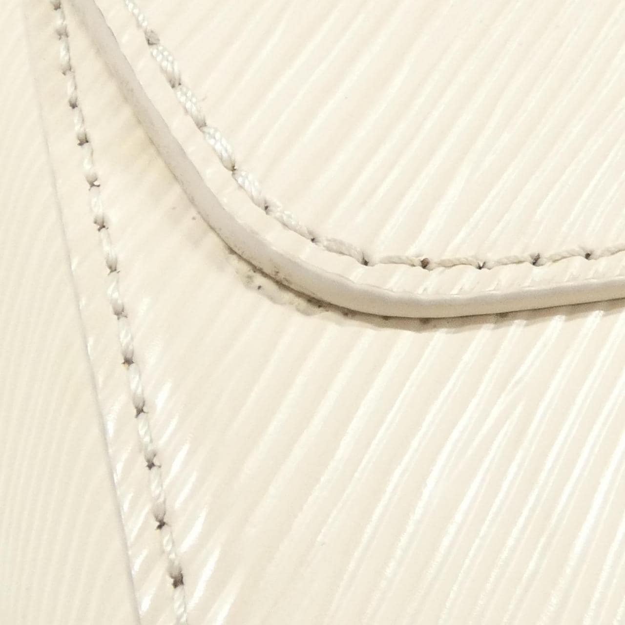 LOUIS VUITTON Twist M22373 Shoulder Bag Epi White Epi Rank A - Thumbnail 7