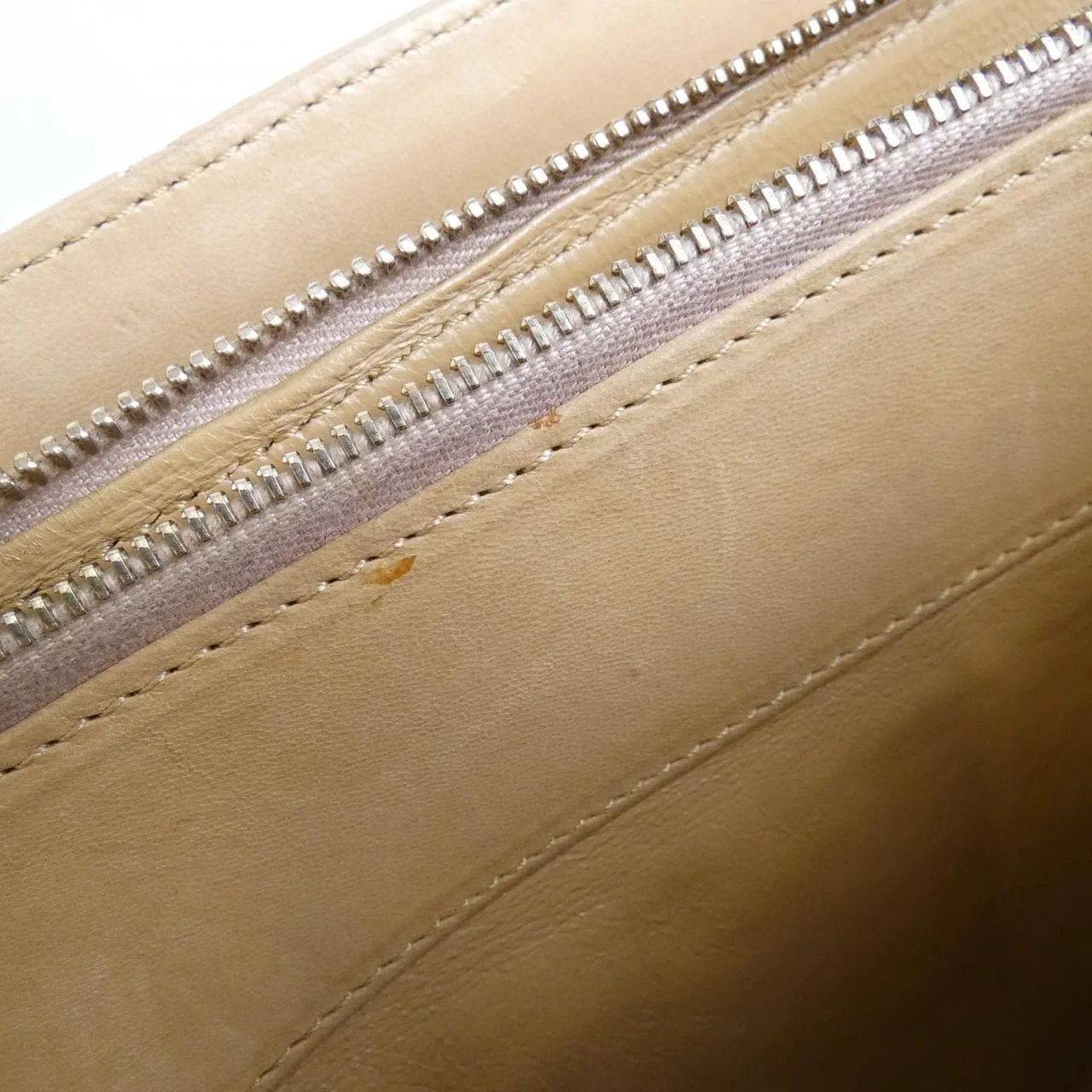 CHANEL 18194 Handbag Lambskin