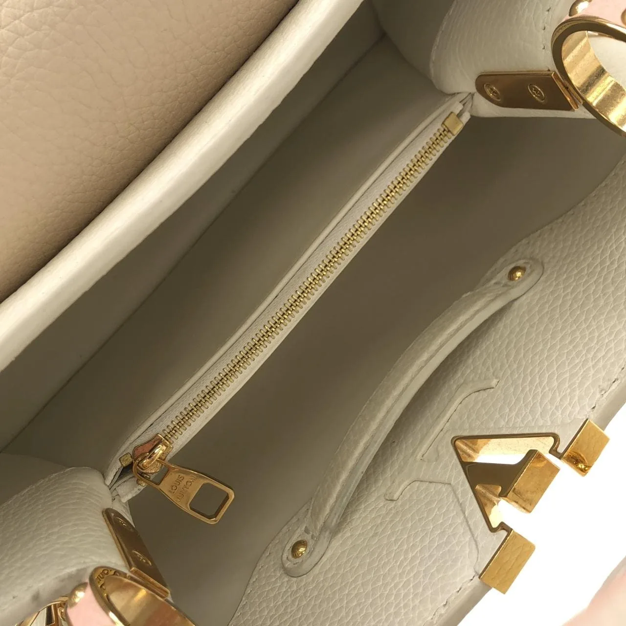 LOUIS VUITTON Capucines M11343 Handbag Black Rank A - Thumbnail 6