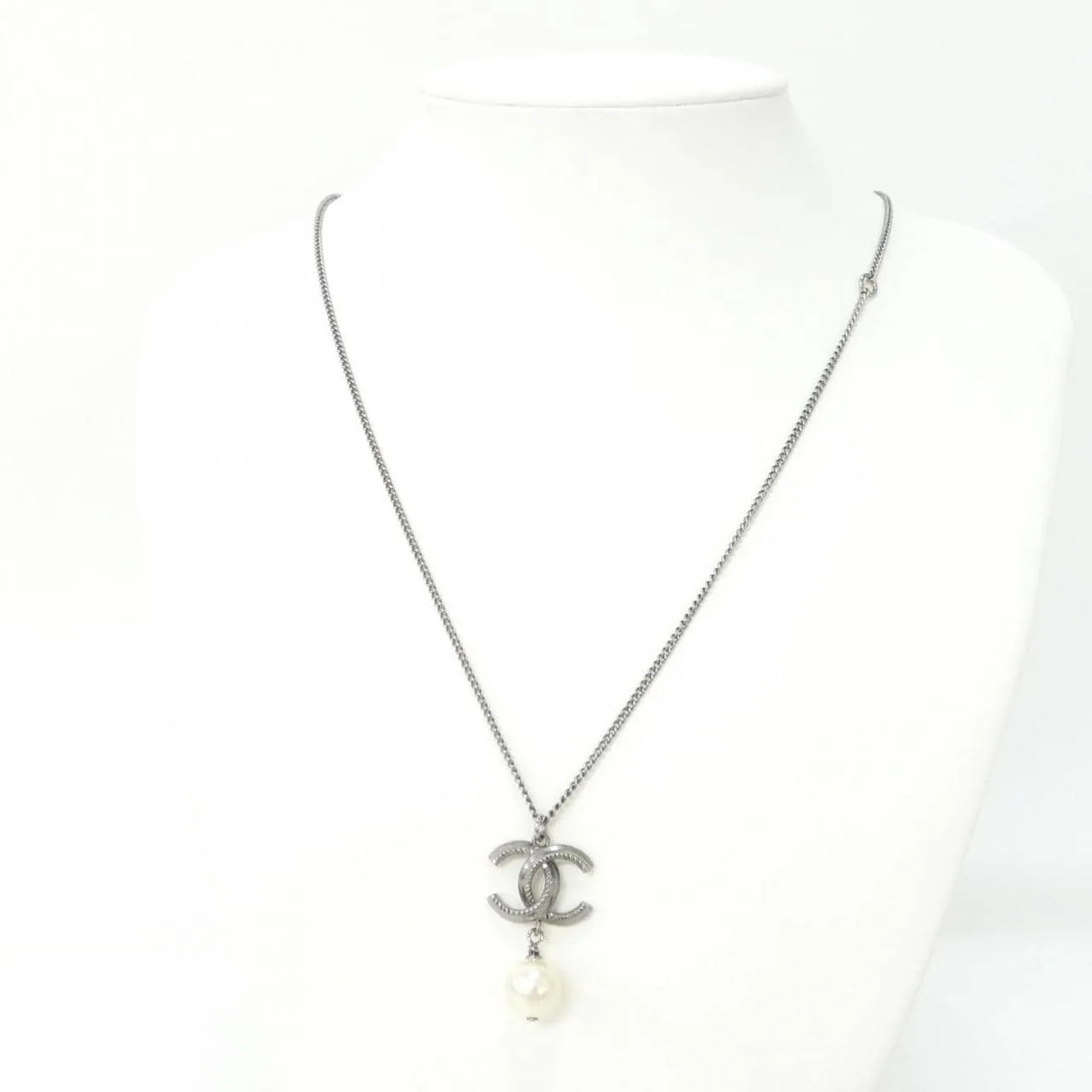 CHANEL Accessories White Rank A - Thumbnail 6