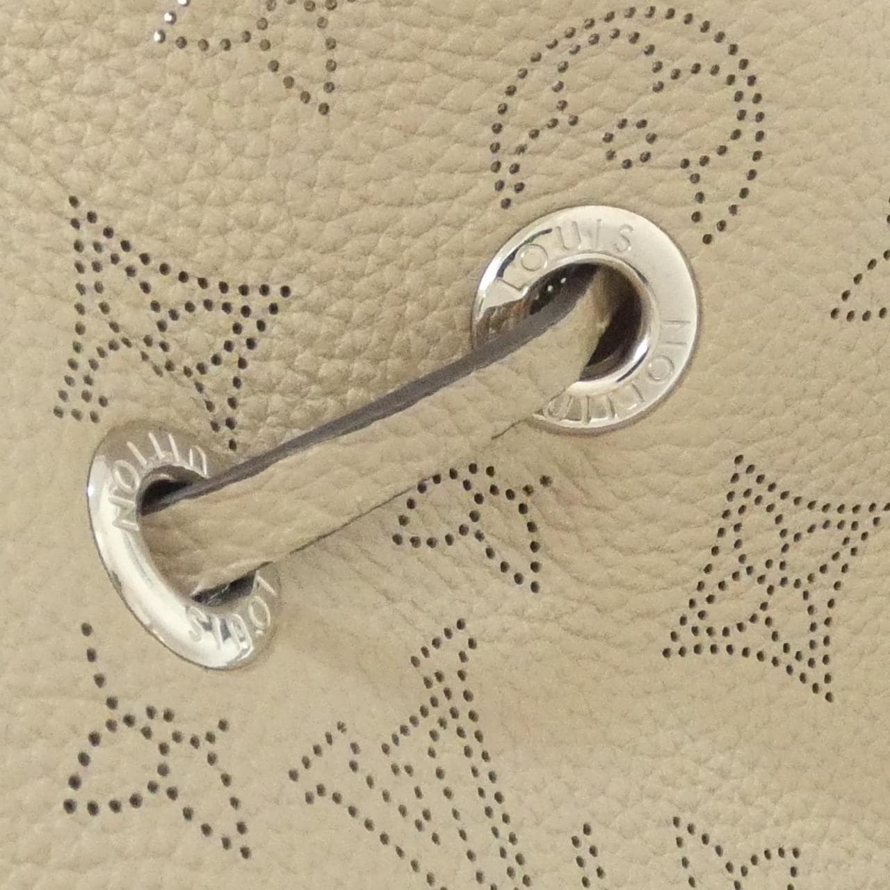 LOUIS VUITTON Mahina M57201 Shoulder Bag 黑色 中古品A - 縮圖 4