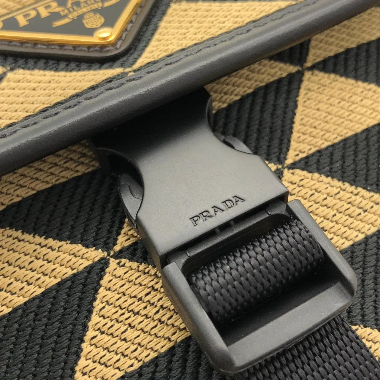 PRADA 2VH133 Handbag 黑色 中古品A - 縮圖 4