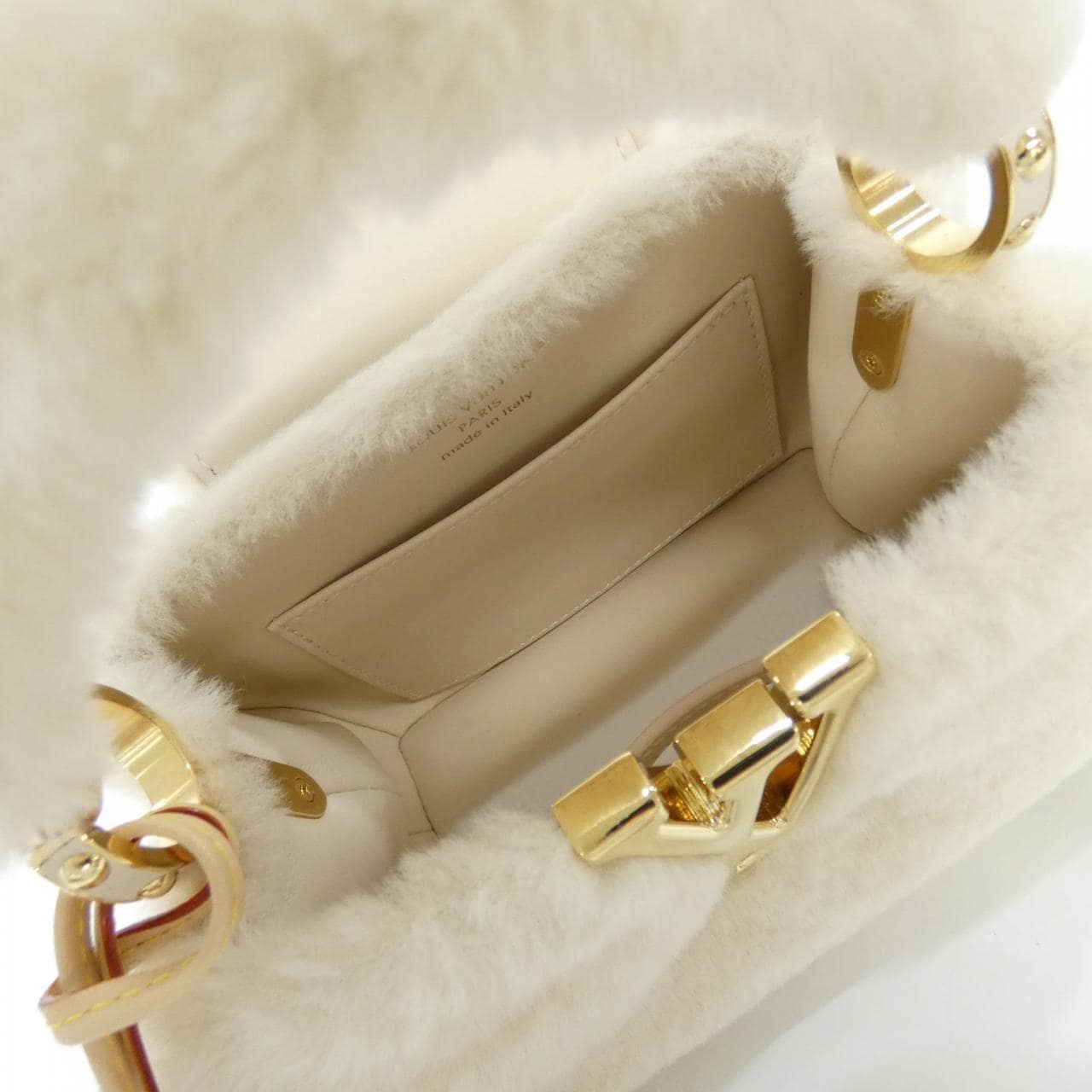 LOUIS VUITTON Capucines M26324 Bag Lambskin Black Lambskin Rank A - Thumbnail 6