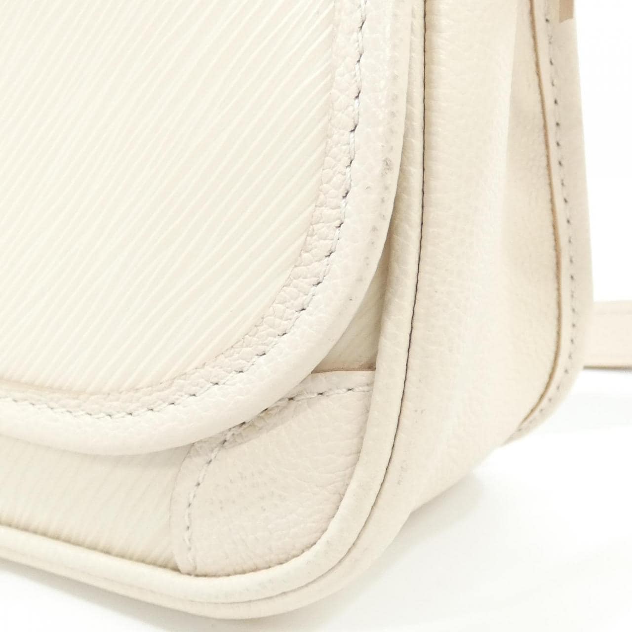 LOUIS VUITTON M59457 Shoulder Epi 黑色 Epi 中古品A - 縮圖 5