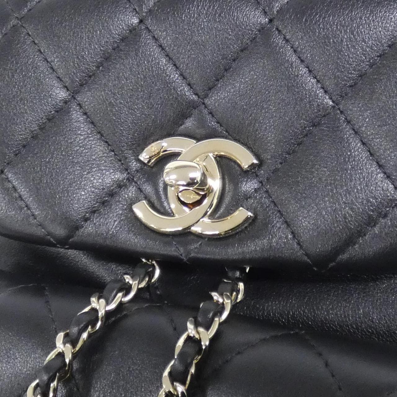 CHANEL AS2908 Backpack Black Rank A - Thumbnail 4
