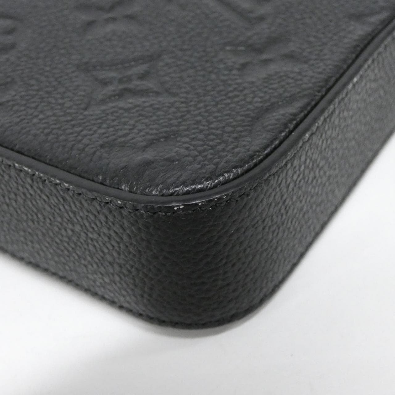 LOUIS VUITTON Pochette M64064 Shoulder Monogram Black Monogram - Thumbnail 3