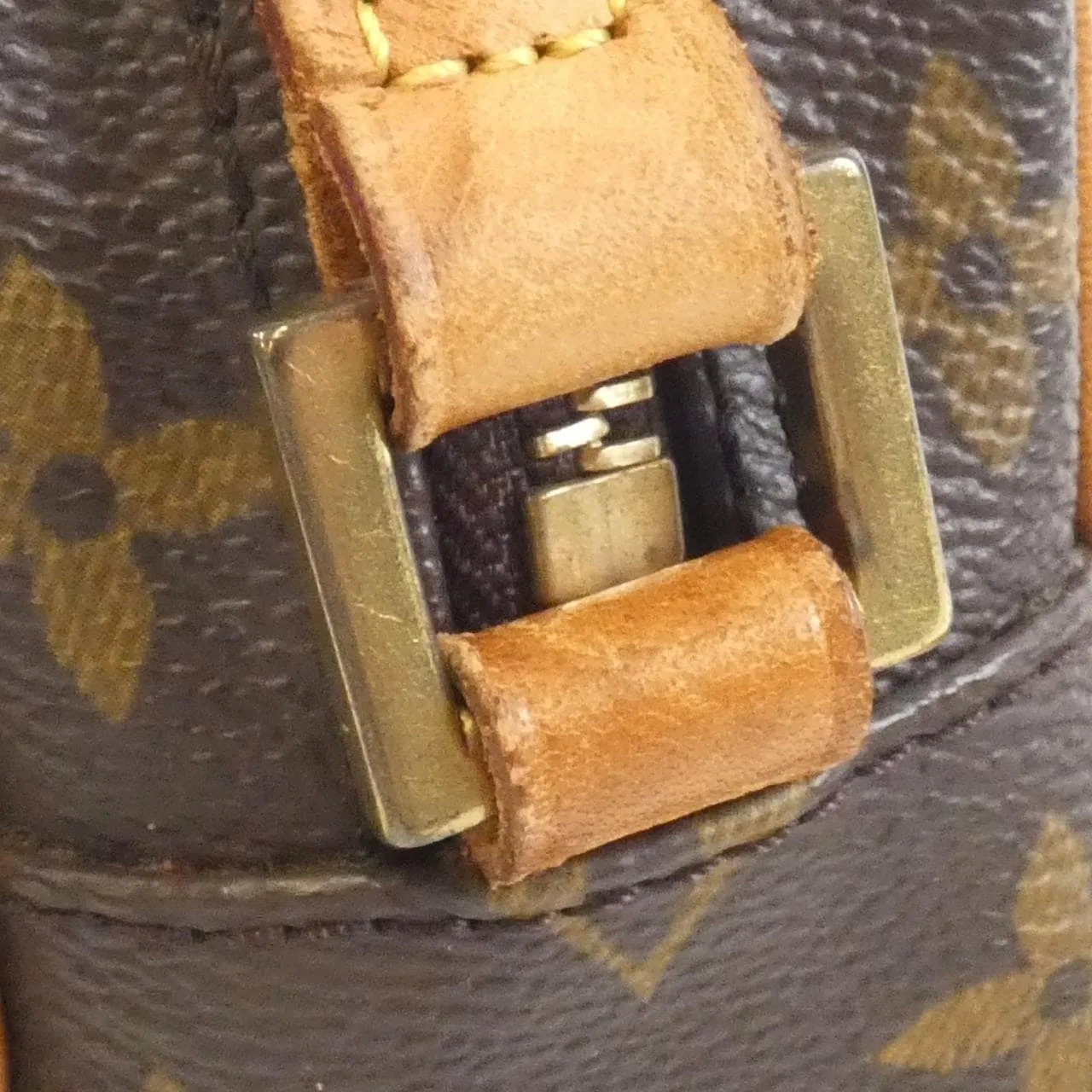 LOUIS VUITTON Pochette M51183 Shoulder Monogram 黑色 Monogram 中古品B - 縮圖 5