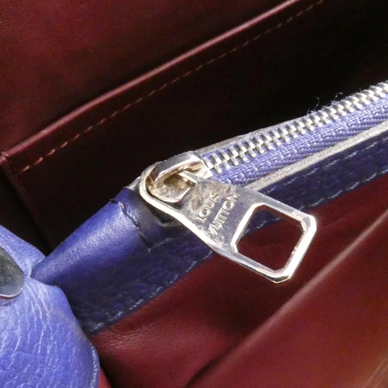 LOUIS VUITTON Capucines M94665 Handbag 藍色 中古品B - 縮圖 9