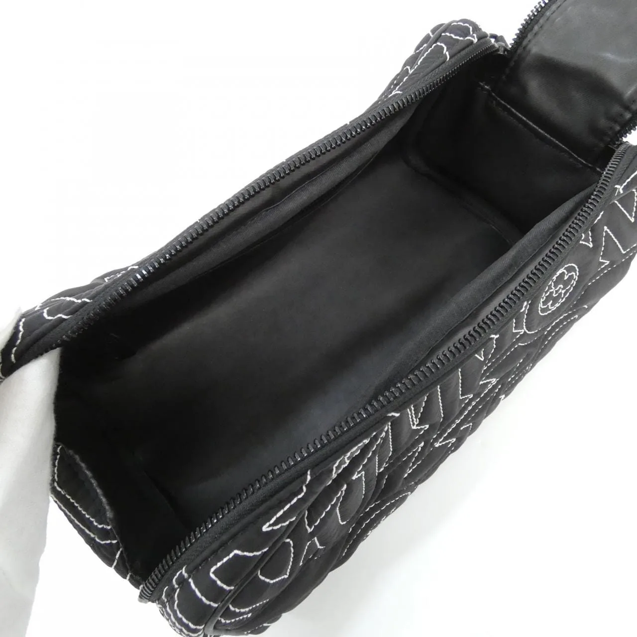 LOUIS VUITTON M21435 Pouch Nylon Black Nylon Rank A - Thumbnail 3