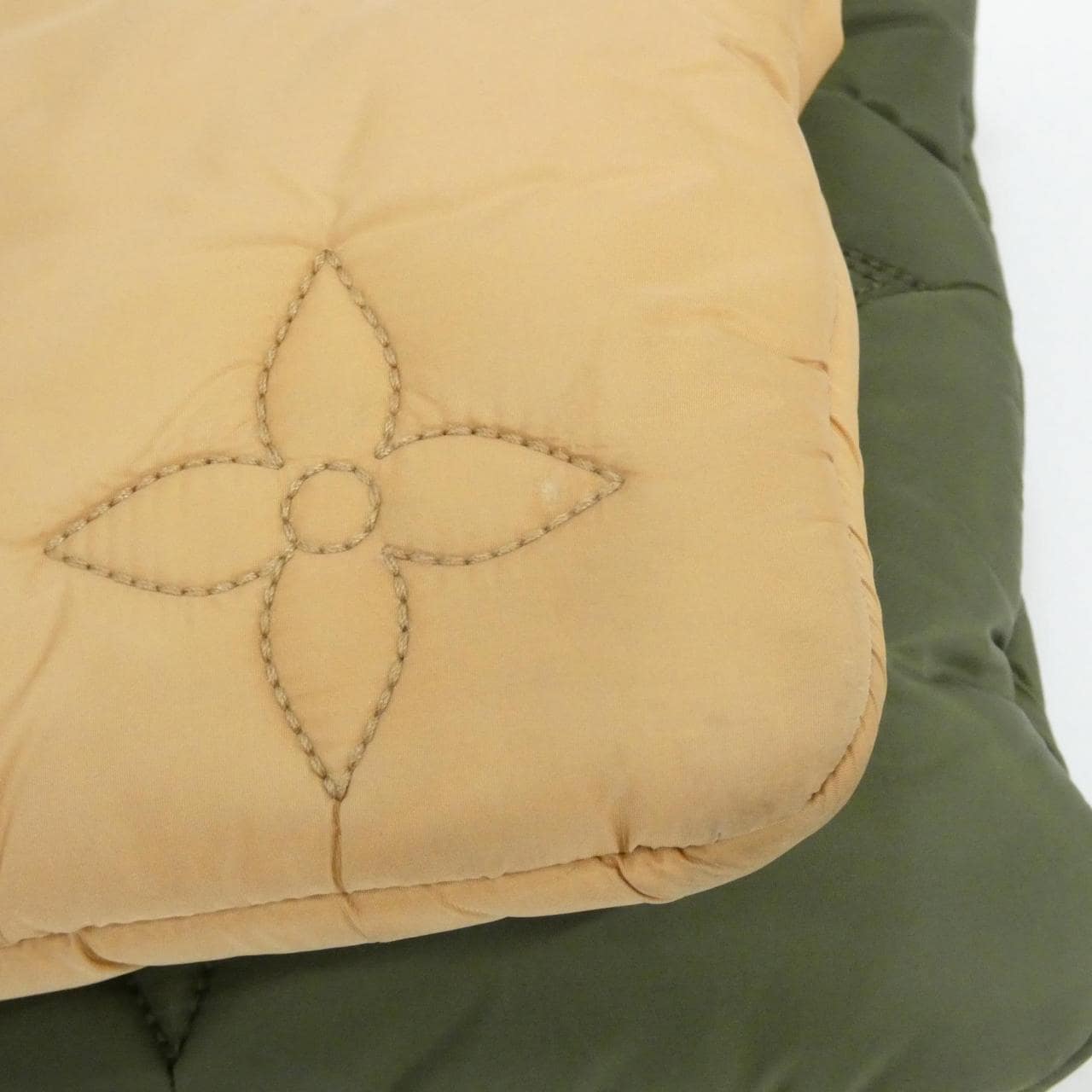 LOUIS VUITTON Pochette M58977 Shoulder Nylon Beige Nylon - Thumbnail 4