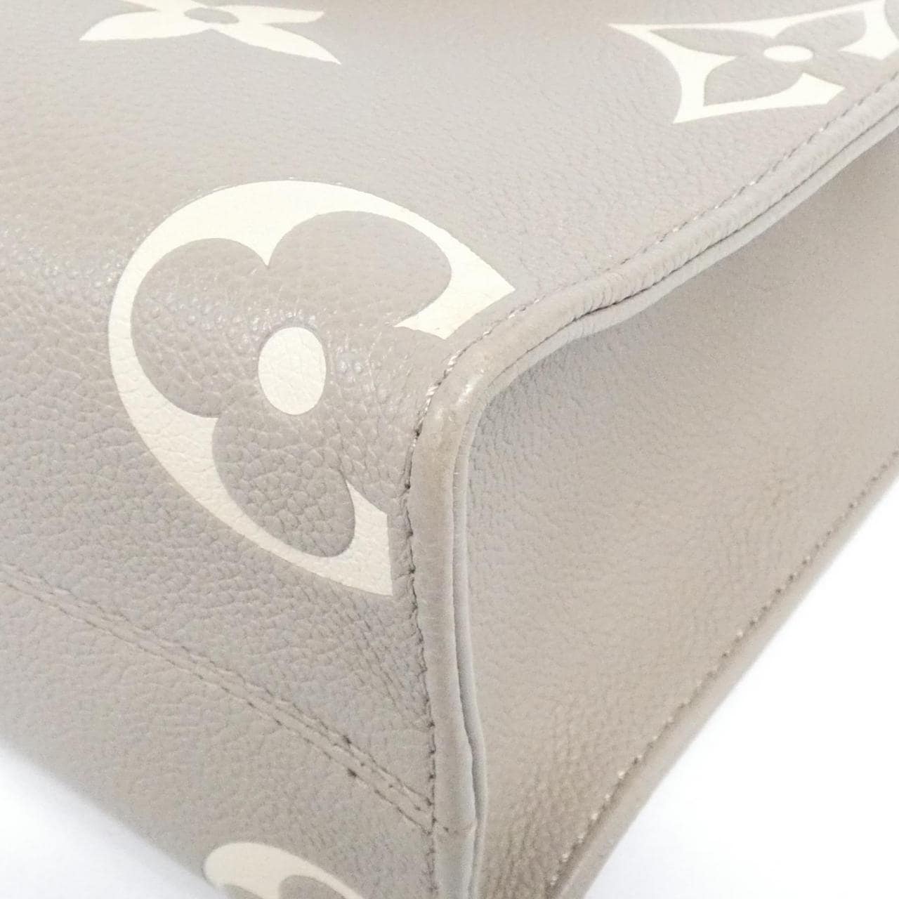 LOUIS VUITTON OnTheGo M45779 Handbag Monogram Black Monogram - Thumbnail 2