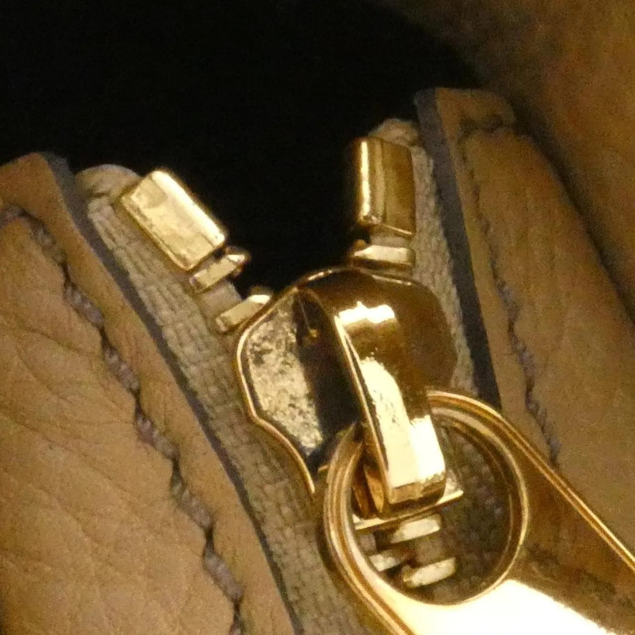 LOUIS VUITTON Mahina M95973 Shoulder 黑色 中古品B - 縮圖 4