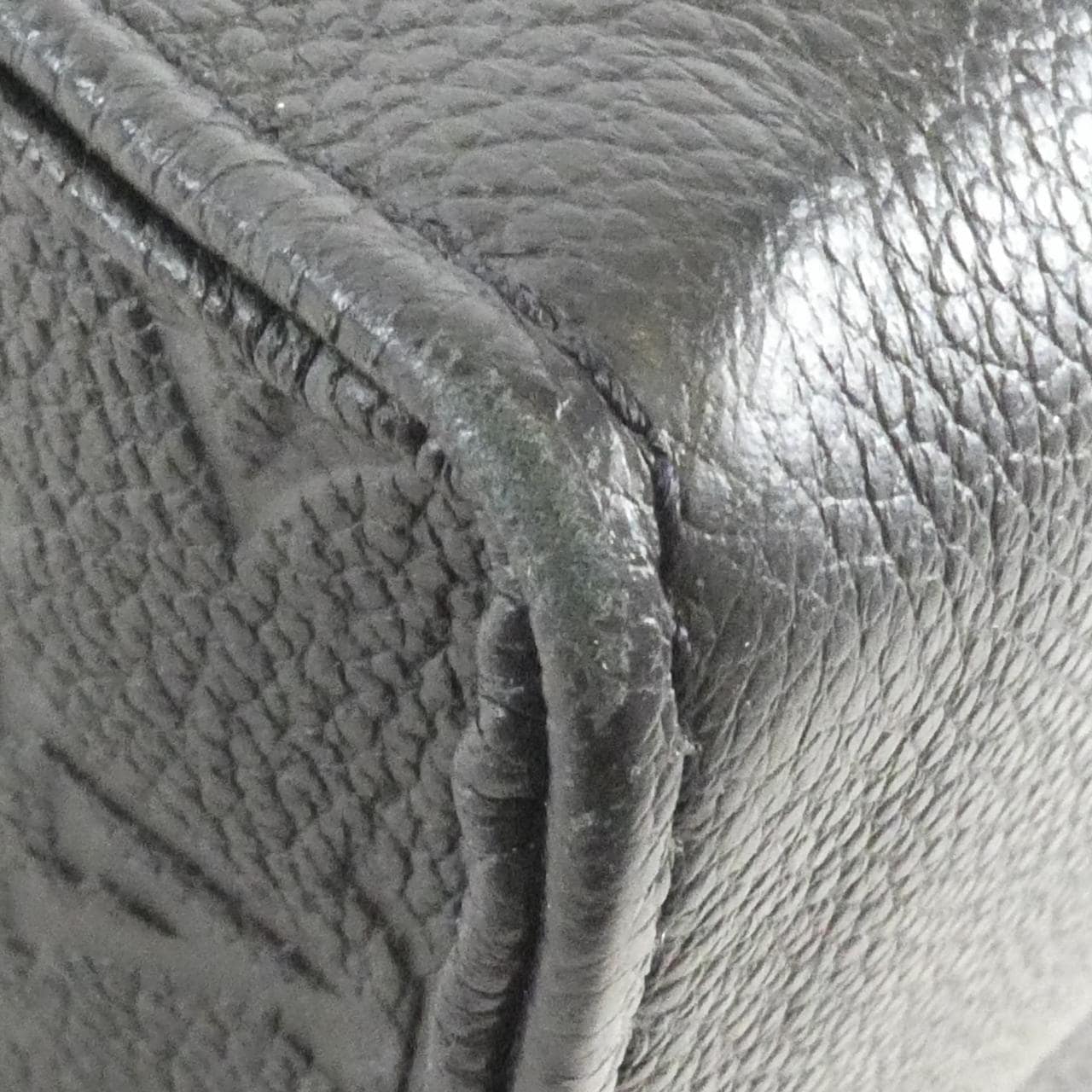 LOUIS VUITTON OnTheGo M44925 Handbag Monogram Black Monogram - Thumbnail 3