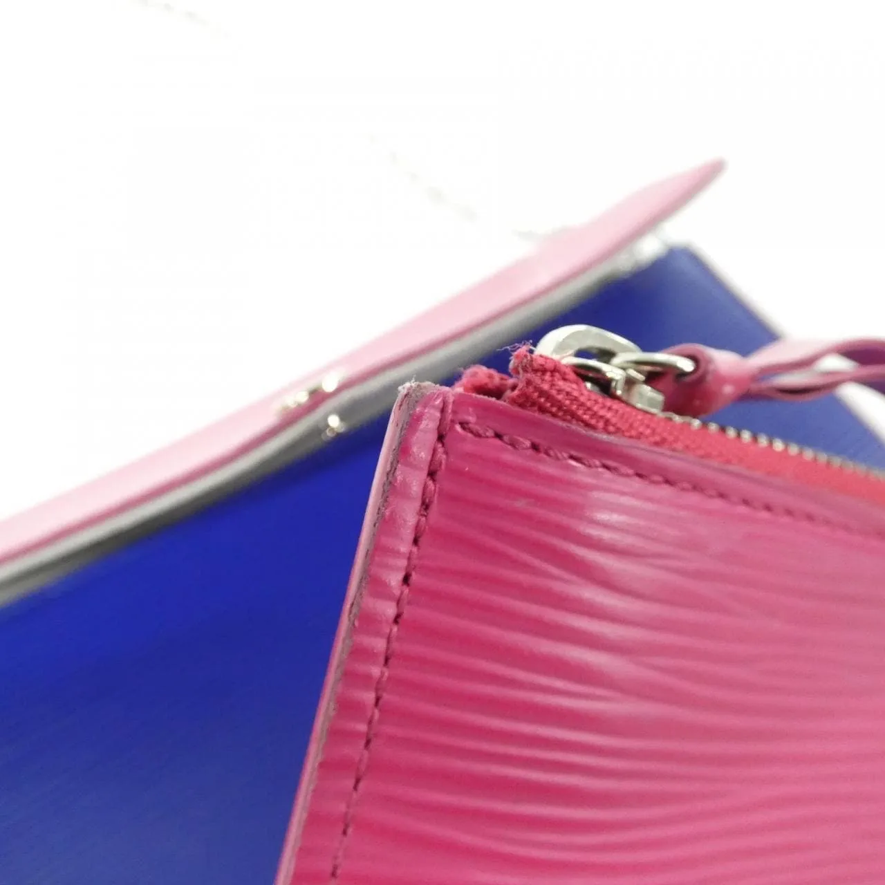 LOUIS VUITTON Pochette M61754 Shoulder Epi 粉色 Epi 中古品A - 縮圖 10