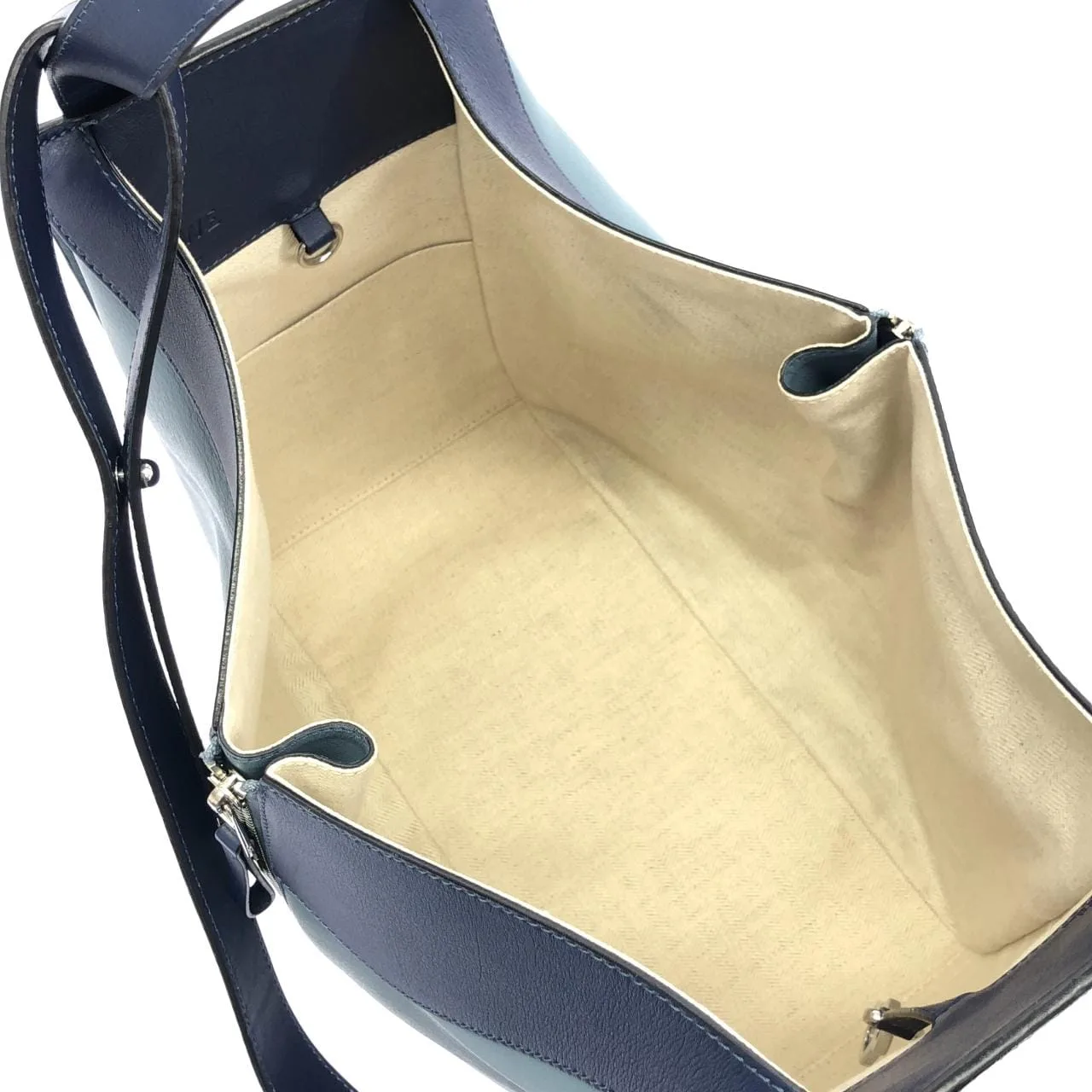 LOEWE Hammock 387 30VT38 Shoulder