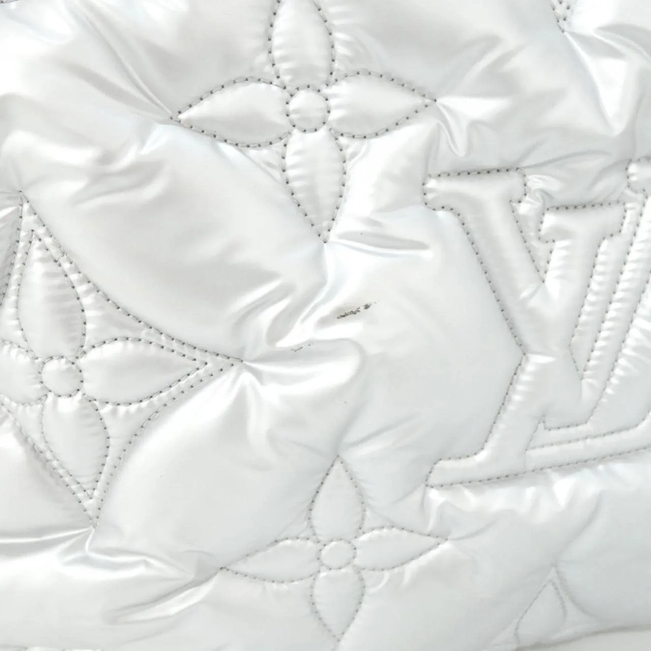 LOUIS VUITTON OnTheGo M21053 Handbag Nylon Silver Nylon Rank B - Thumbnail 4