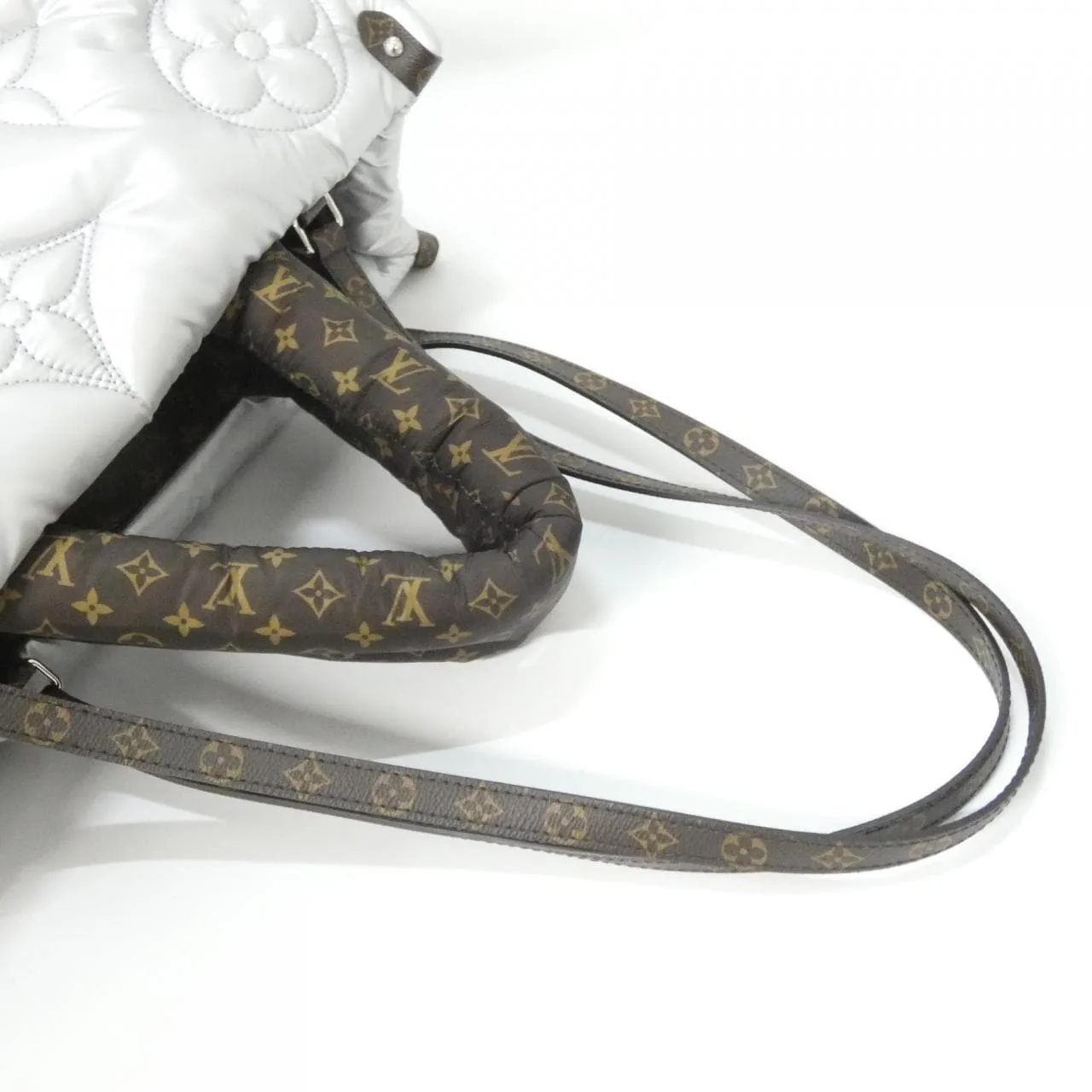 LOUIS VUITTON OnTheGo M21053 Handbag Nylon Silver Nylon Rank B - Thumbnail 7