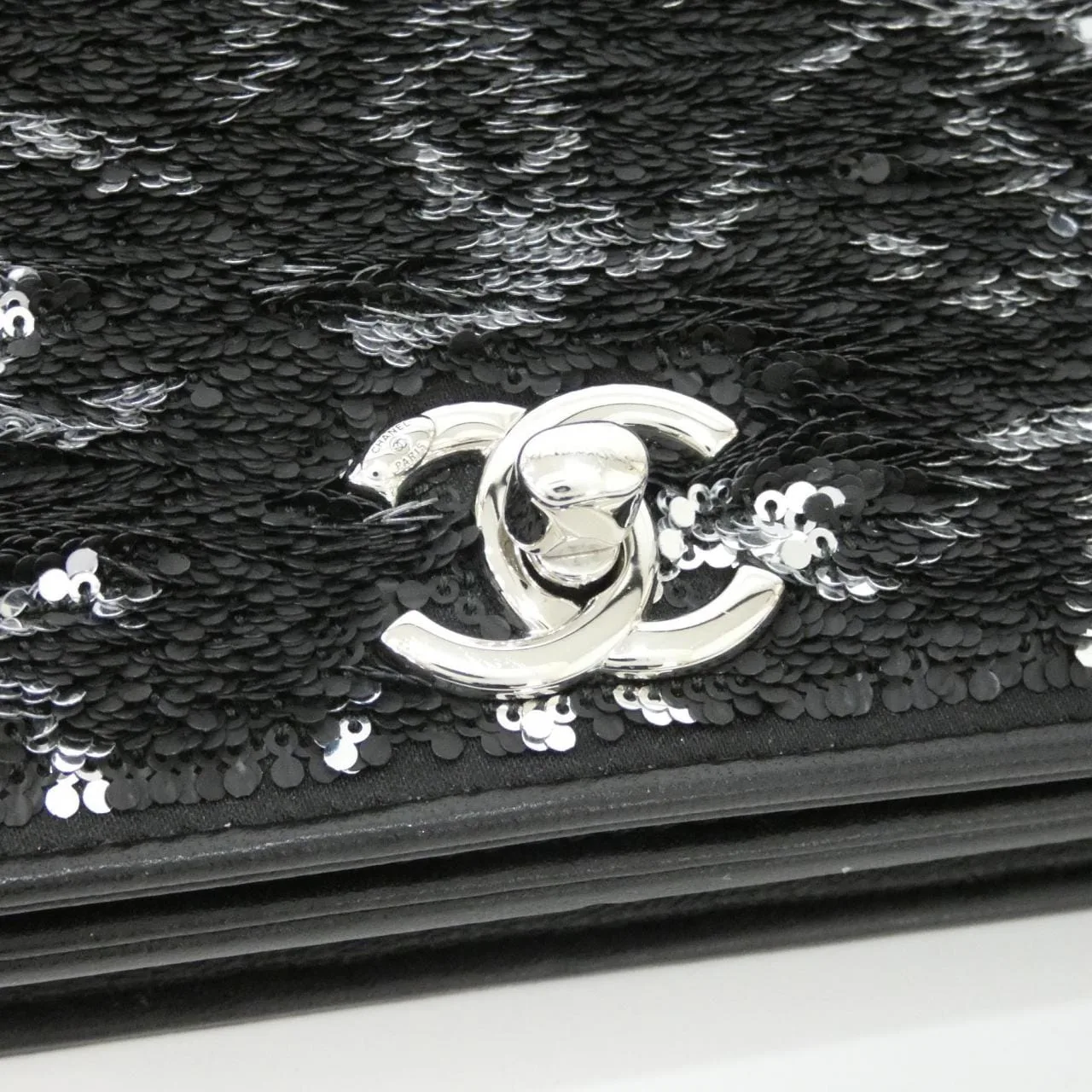 CHANEL Chanel 19 AP3506 Wallet Black Rank A - Thumbnail 4