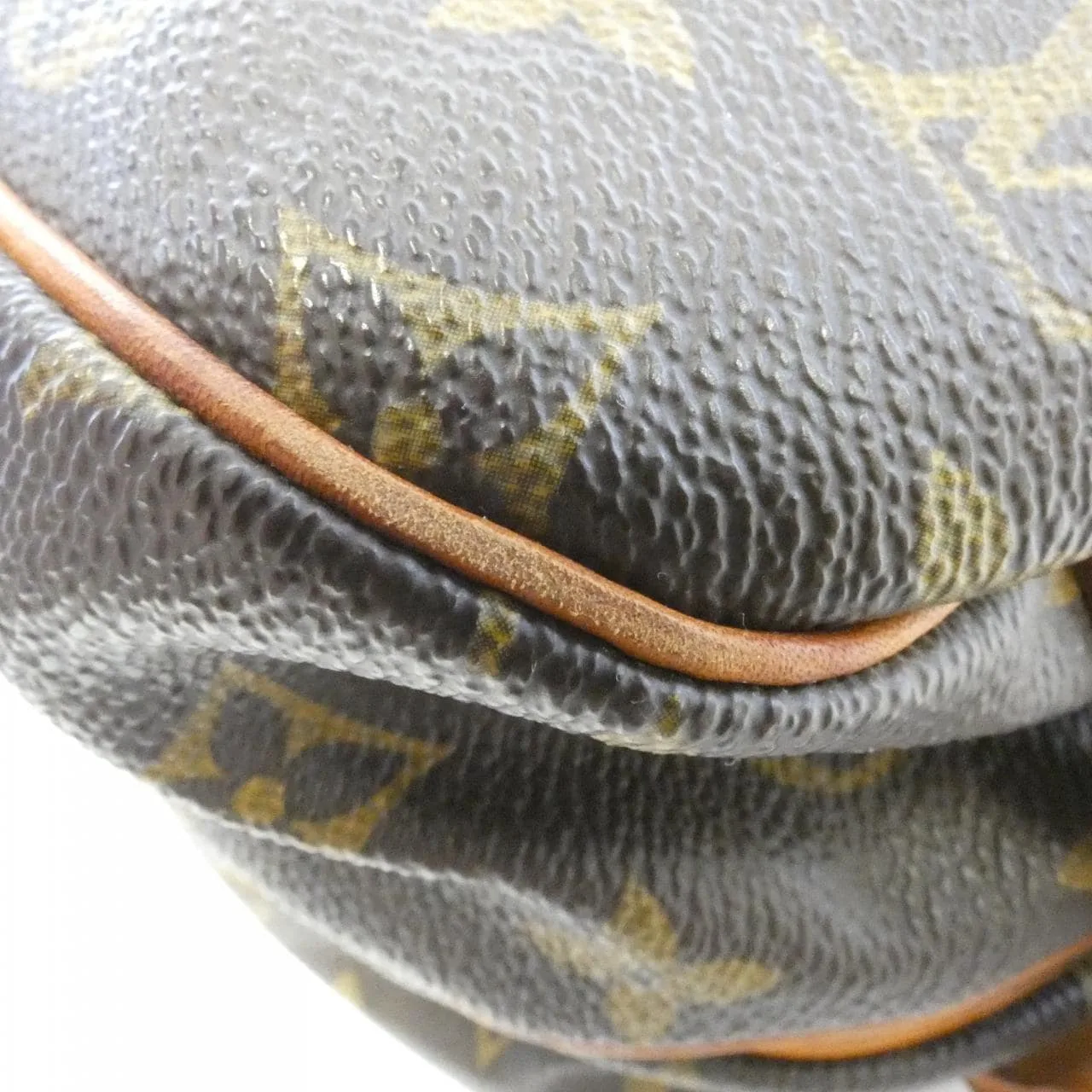 LOUIS VUITTON Saumur M42256 Shoulder Monogram Black Monogram Rank B - Thumbnail 2