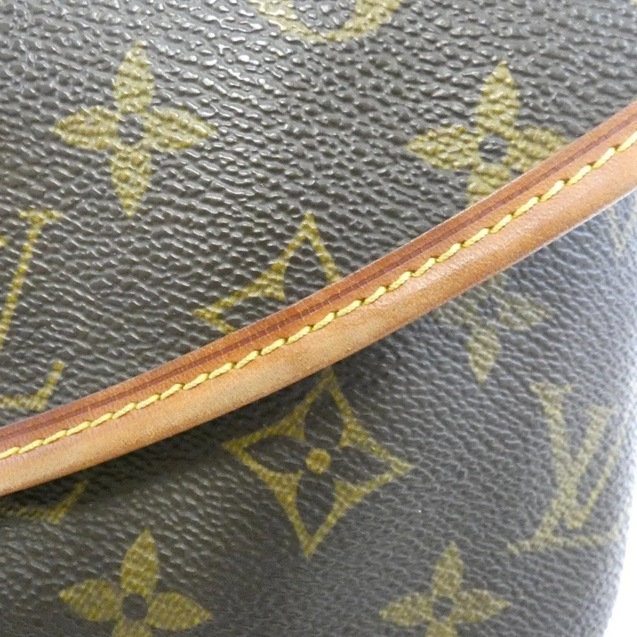 LOUIS VUITTON Saumur M42256 Shoulder Monogram Black Monogram Rank B - Thumbnail 3