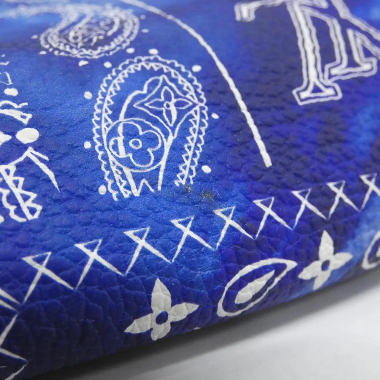 LOUIS VUITTON Discovery M20587 Shoulder Monogram Blue Monogram Rank A - Thumbnail 6