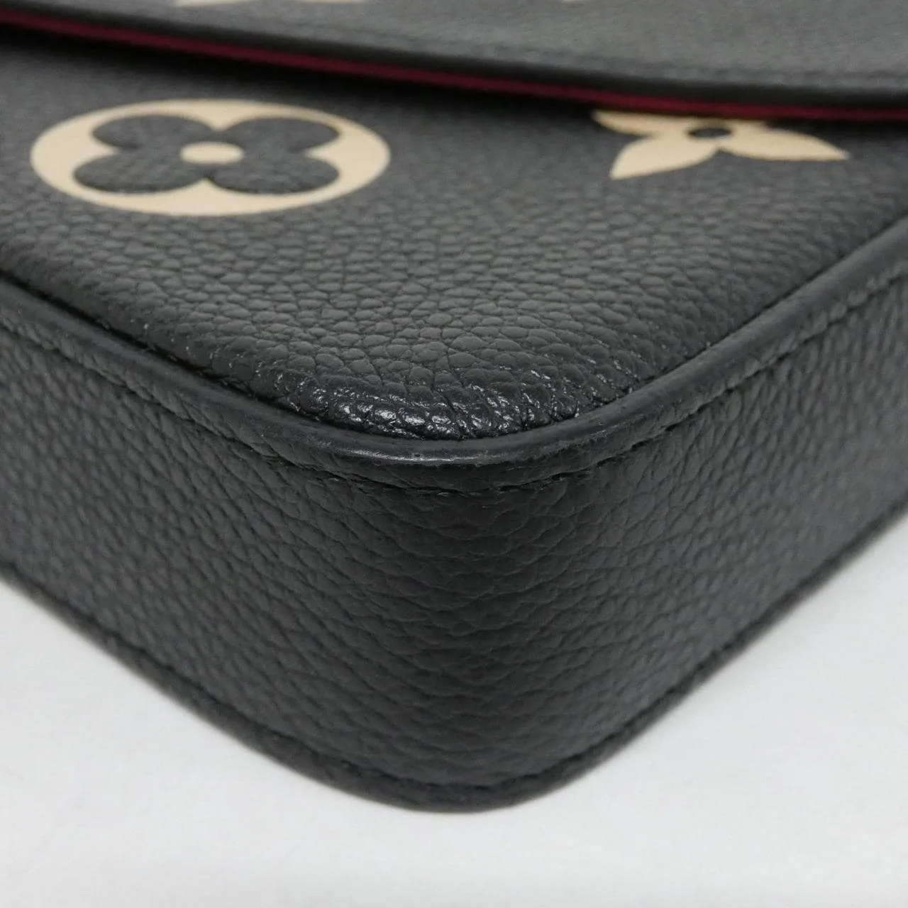 LOUIS VUITTON Pochette M80482 Shoulder Monogram Black Monogram - Thumbnail 3