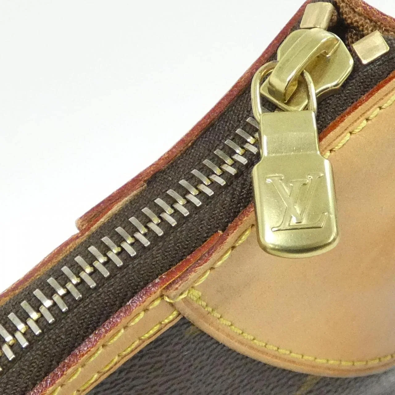 LOUIS VUITTON Odéon M56389 Shoulder Monogram 黑色 Monogram 中古品A - 縮圖 4