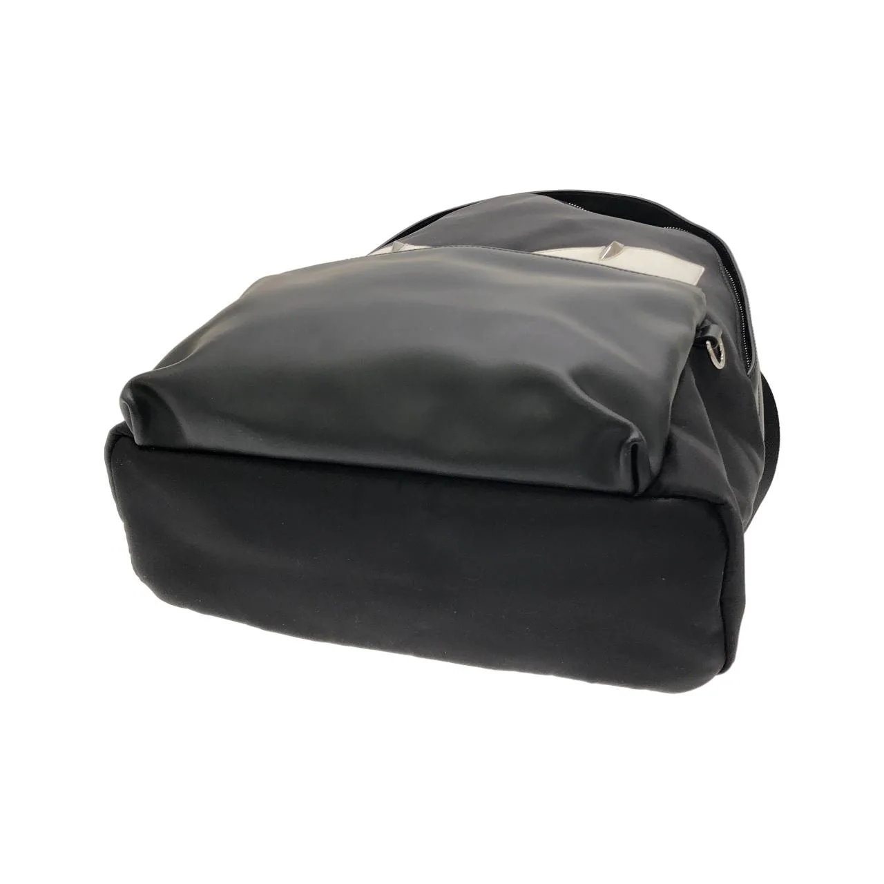 FENDI 7VZ042 A3DA Backpack Nylon 銀色 尼龍 中古品A - 縮圖 3